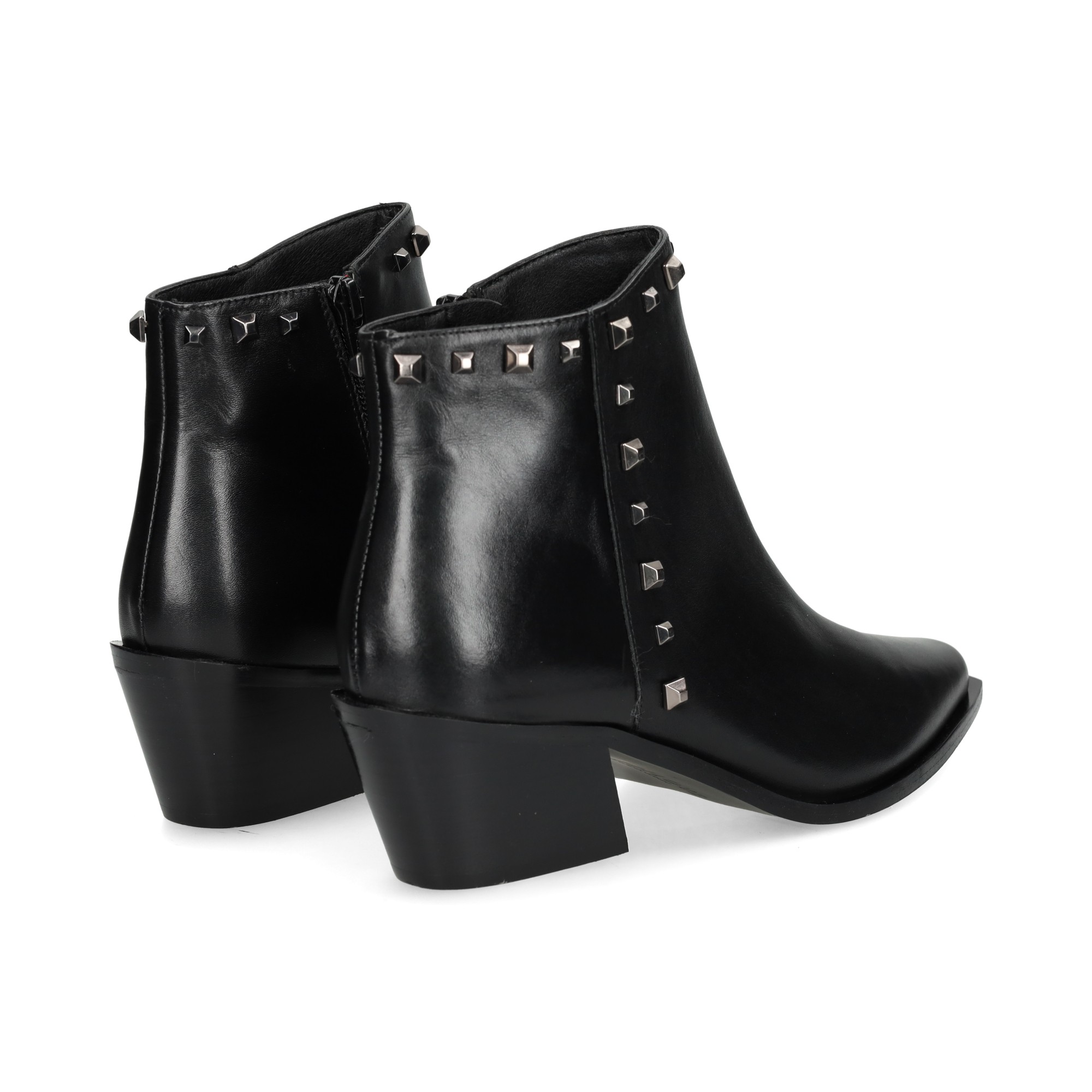 botin-cowboy-tachas-piel-negro