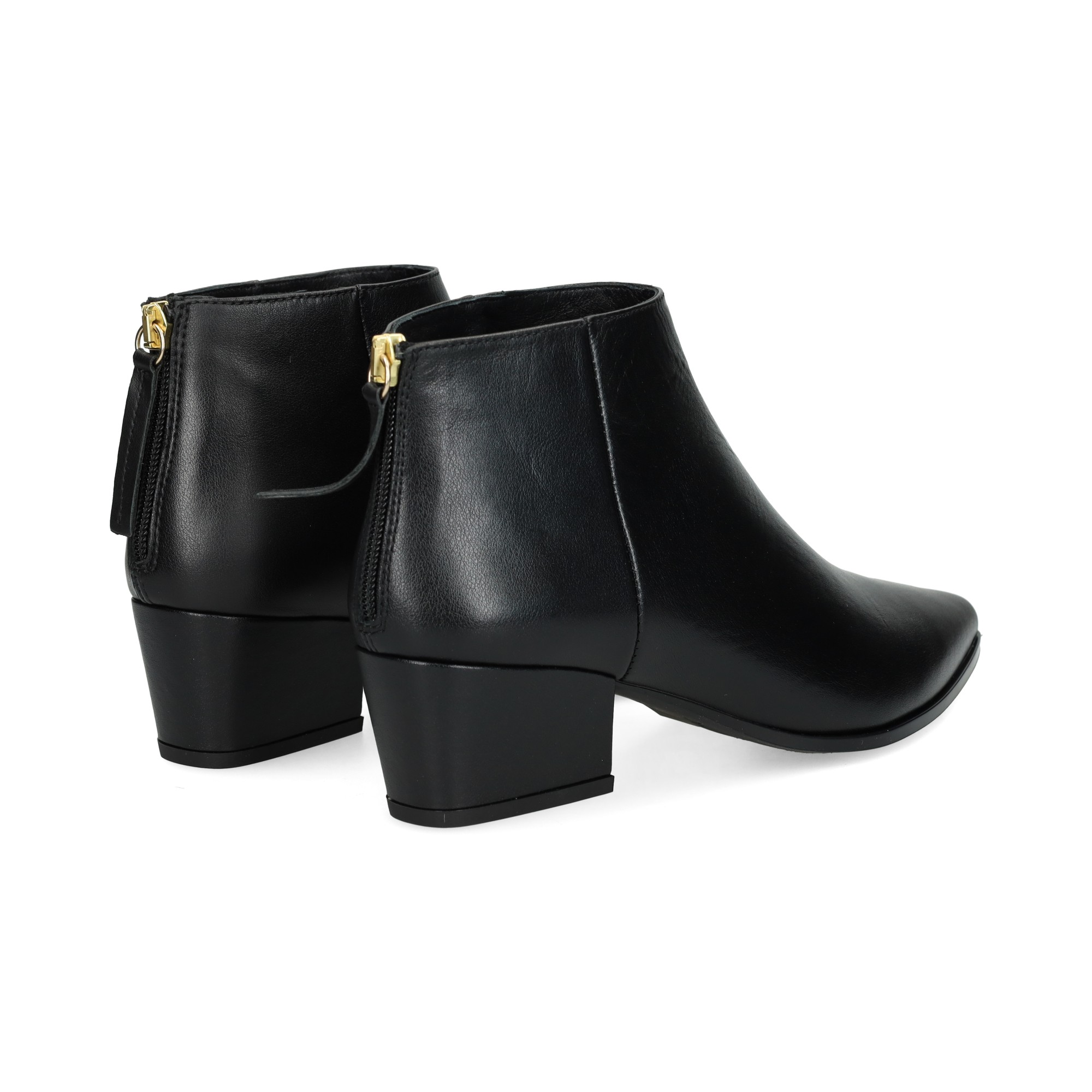 botin-cremalleta-en-talon-piel-negro