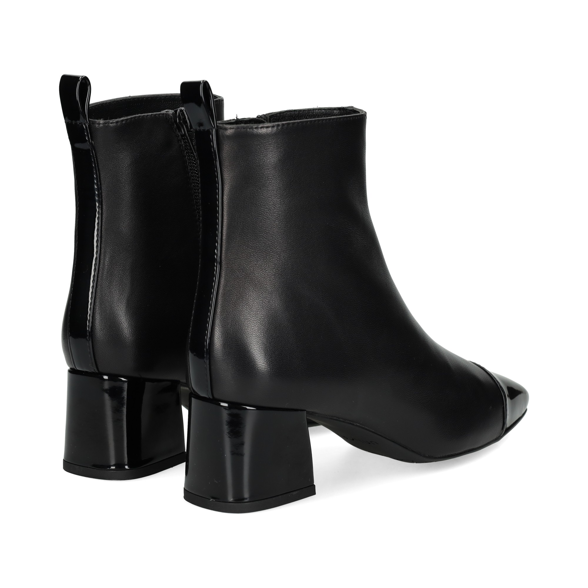 botin-chanel-charolpiel-negro