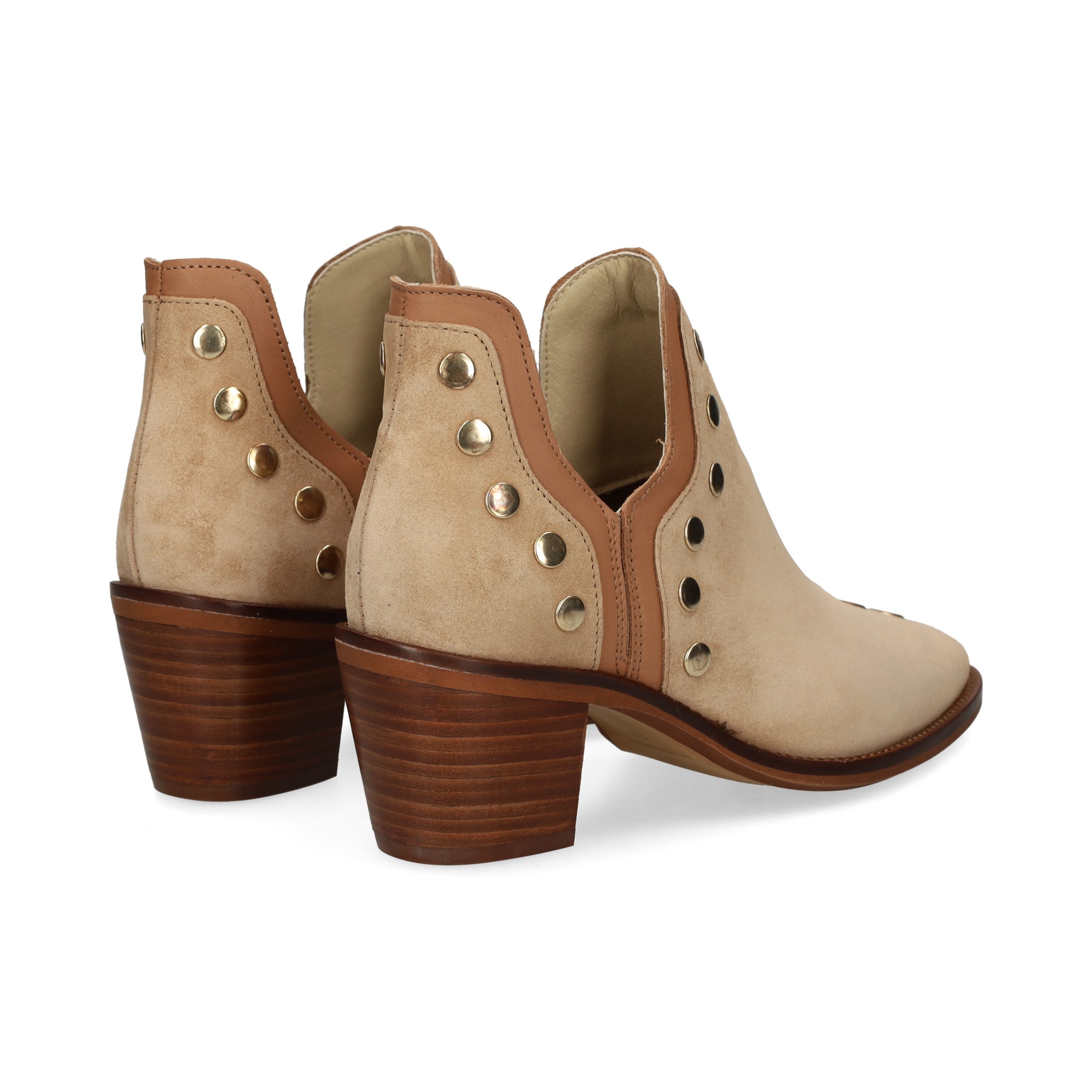 botin-tachas-ante-beige