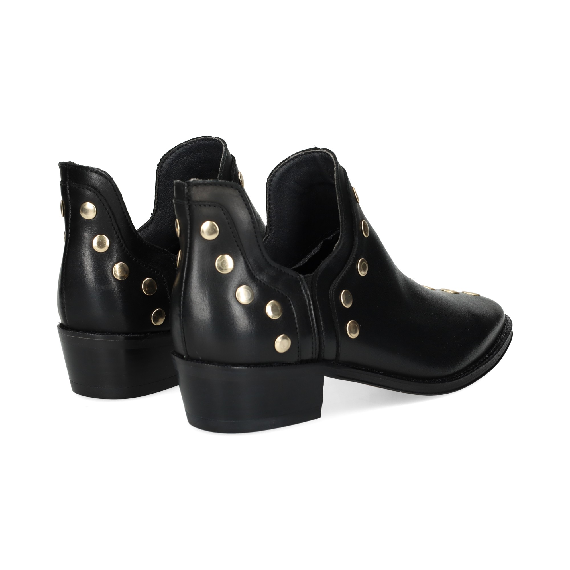 botin-tachas-piel-negro