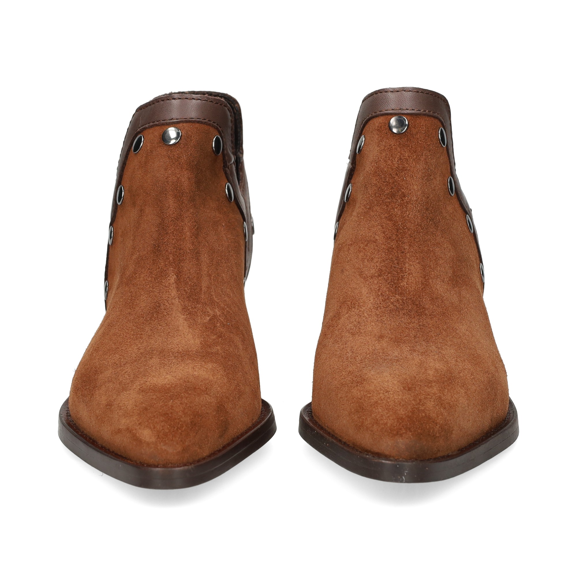 botin-cowboy-tachas-ante-marron