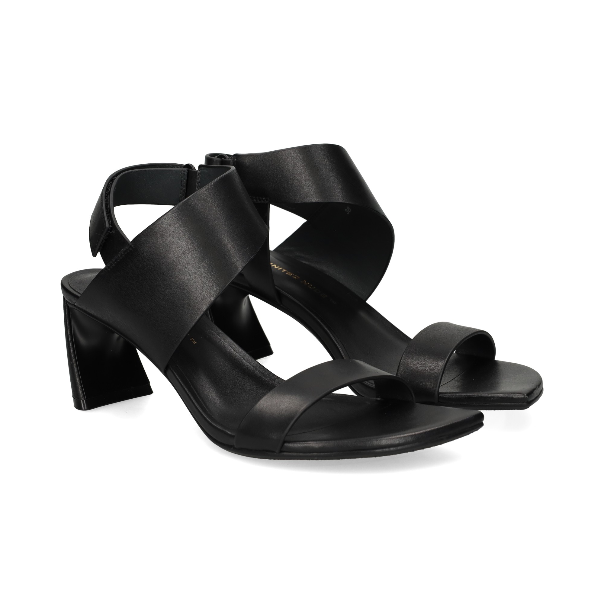 sandalia-piel-negro