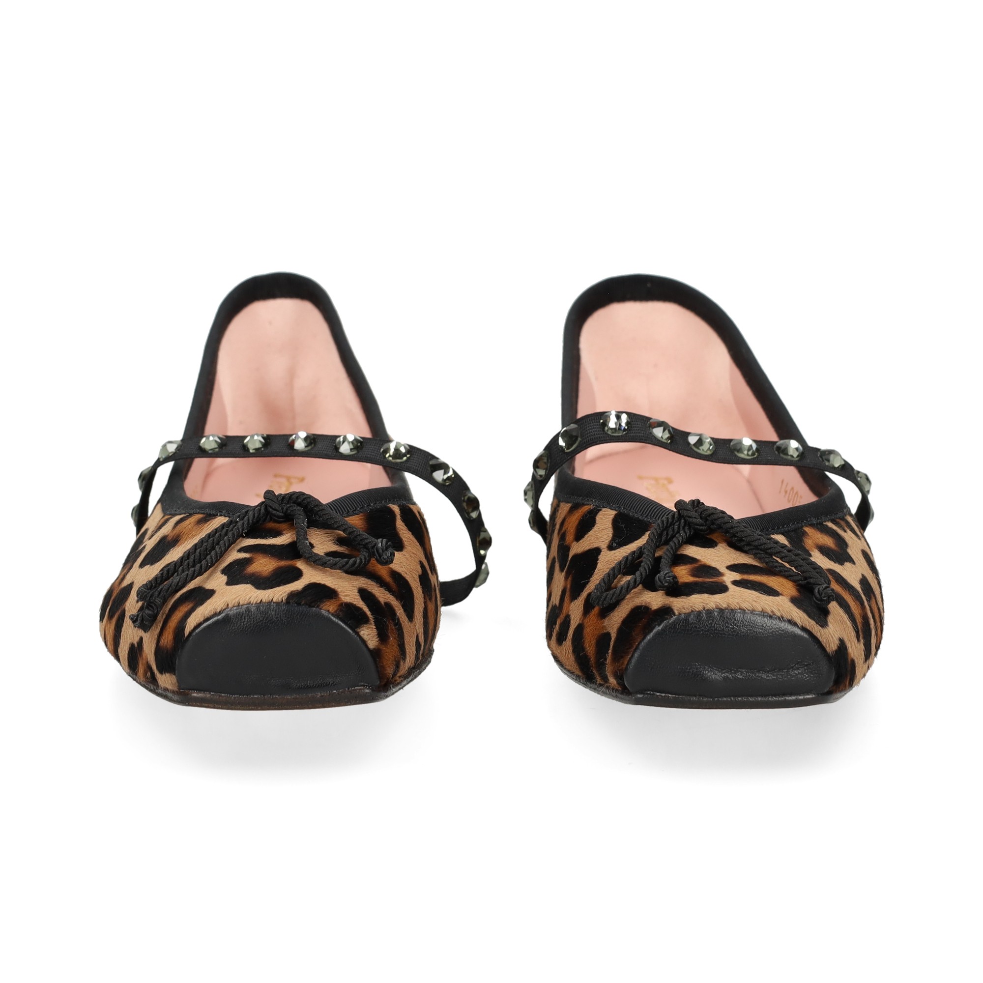 bailarina-tira-tachas-leopardo