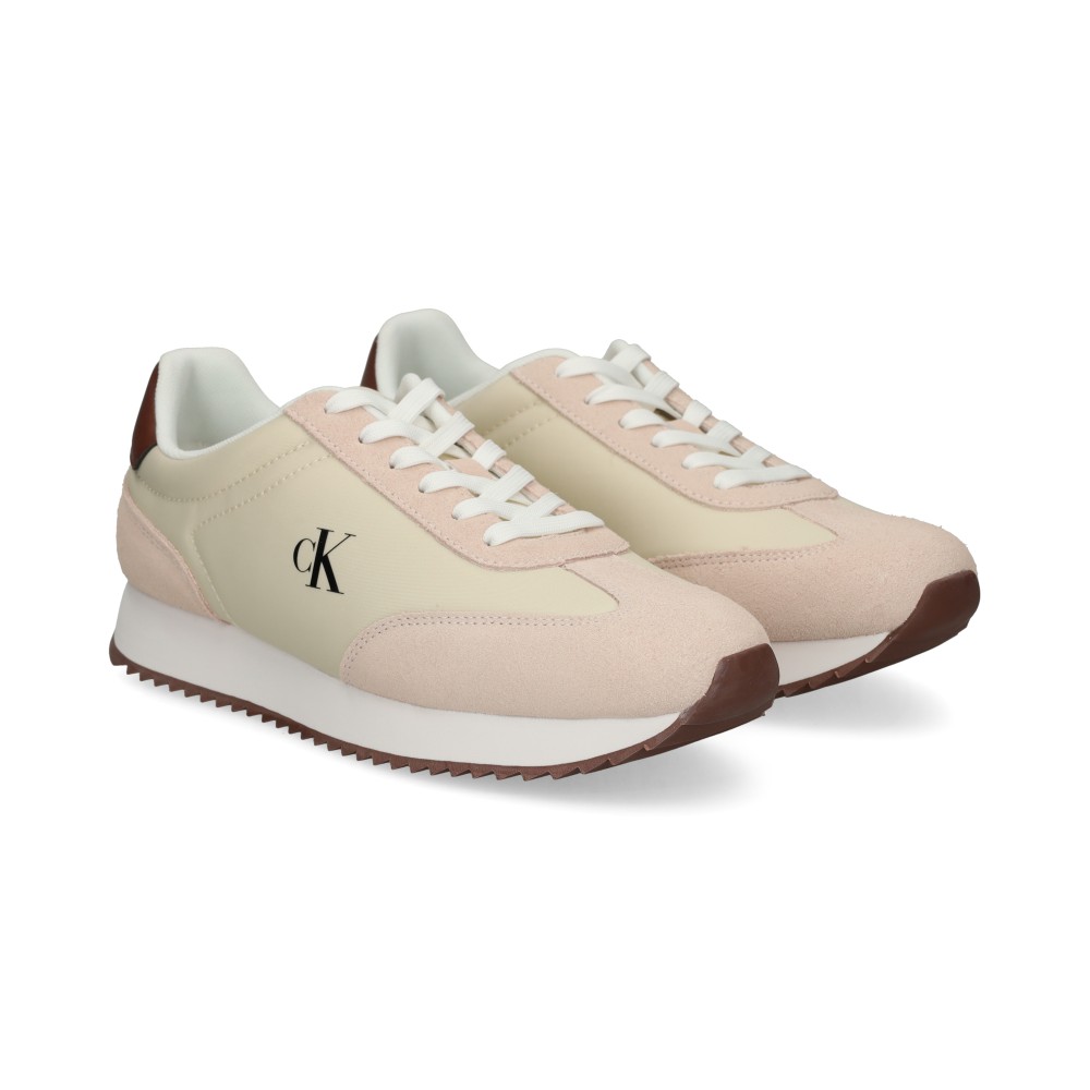 Calvin Klein Jeans. Zapatilla casual con logo CK lateral YW0YW01828-0HJ