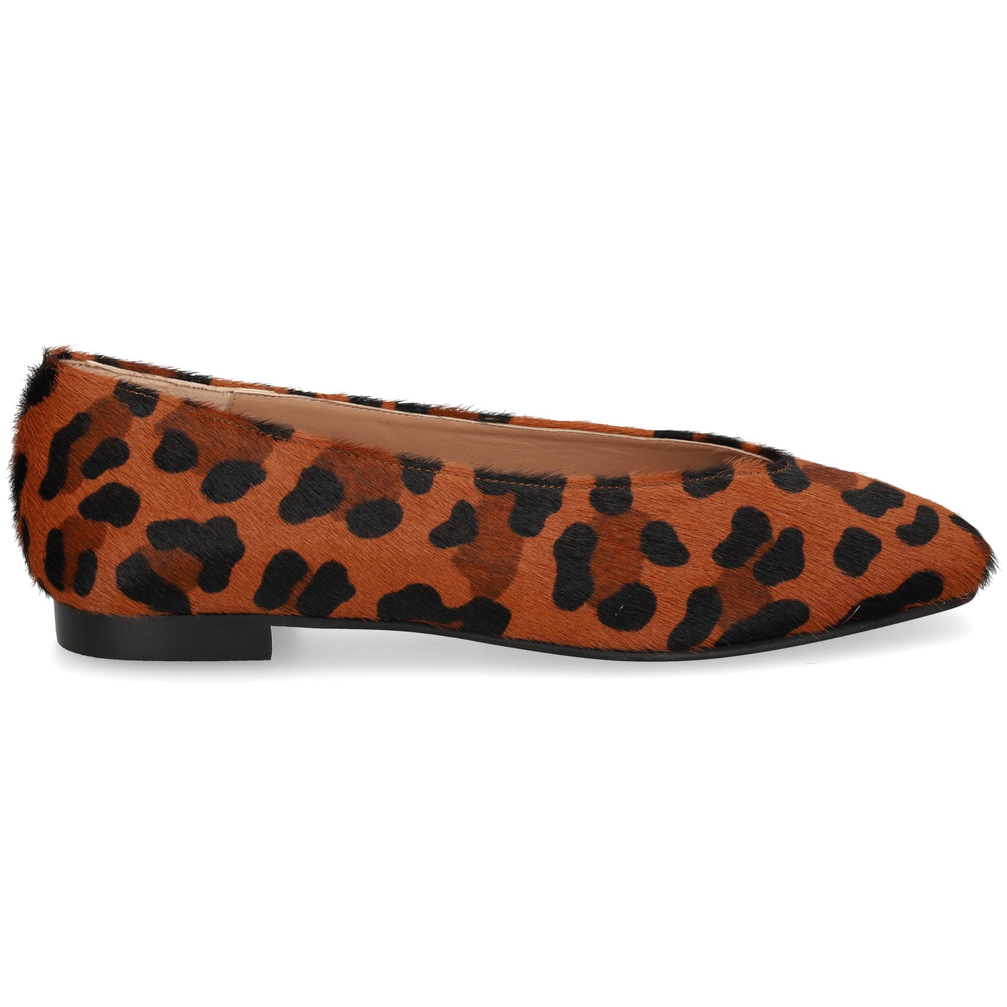 bailarina-pelo-leopardo-cuero