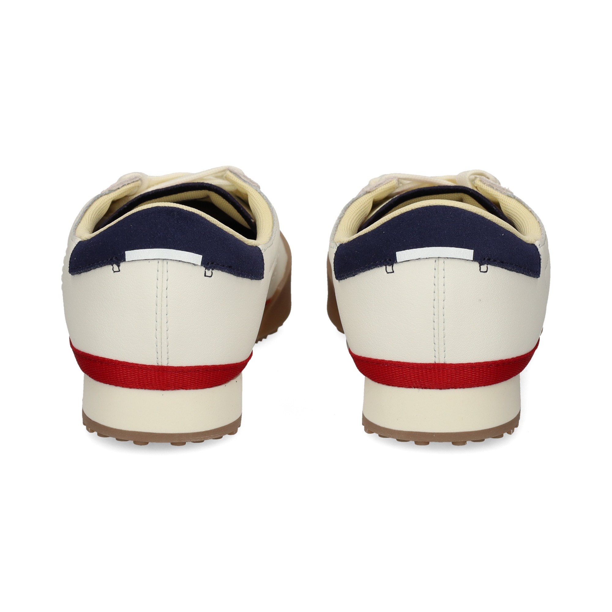 talon-azul-vivo-rojo-piel-blanco