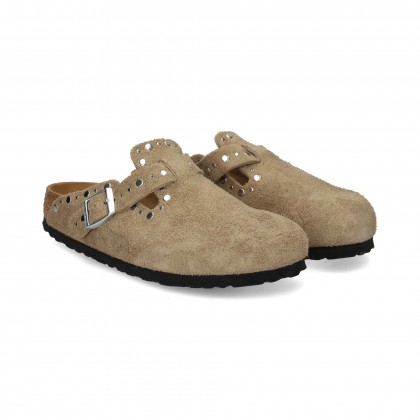 ZUECO HEBILLA+TACHAS ANTE BEIGE