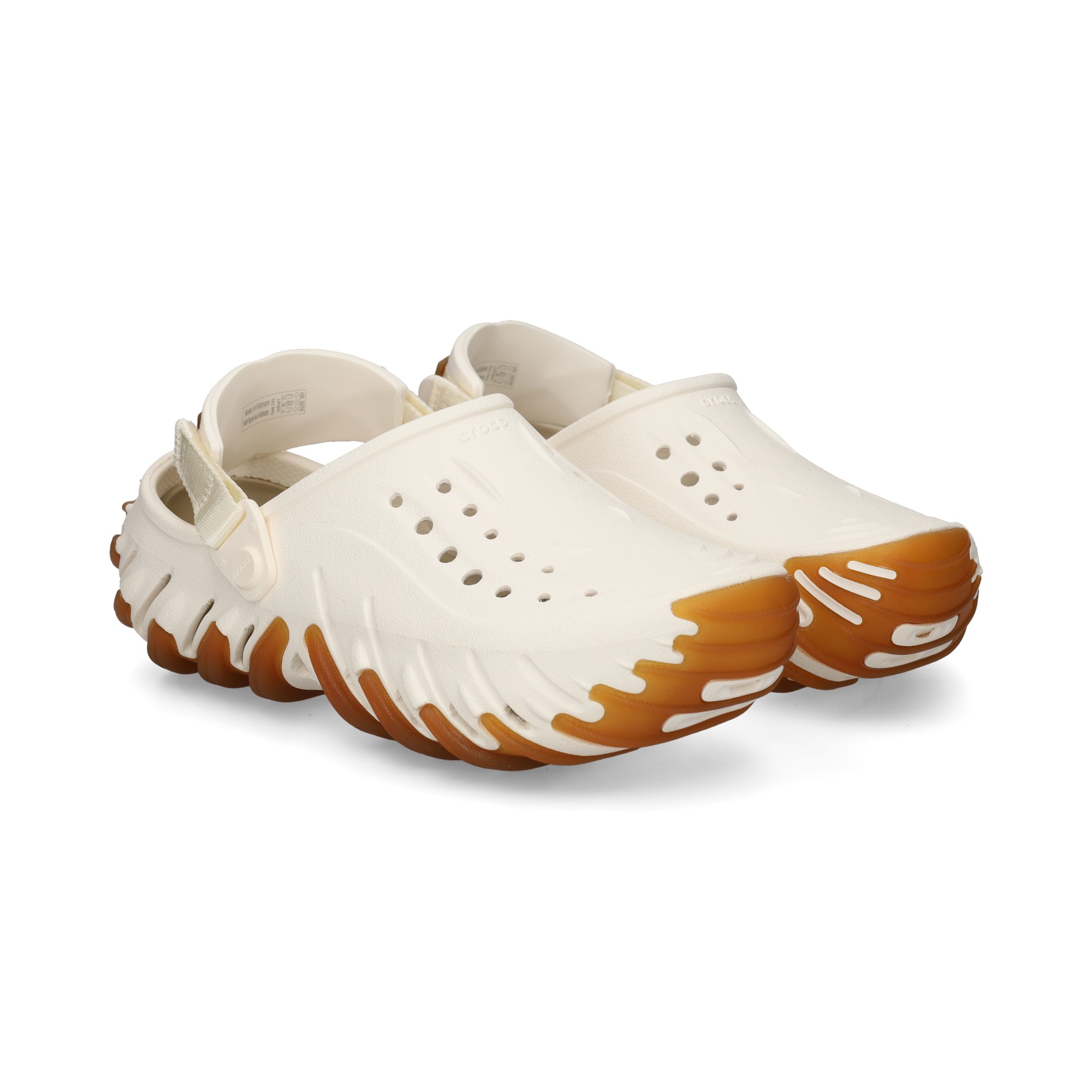 zueco-grietas-lado-marronhielo