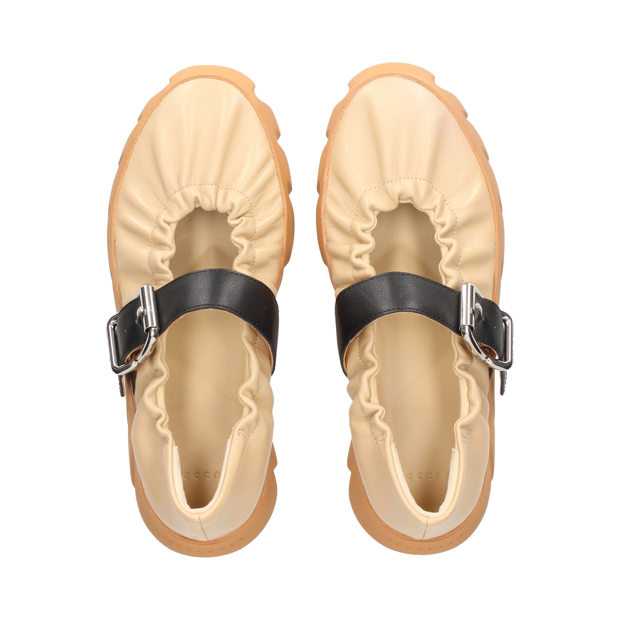 mercedes-hebilla-piel-beige