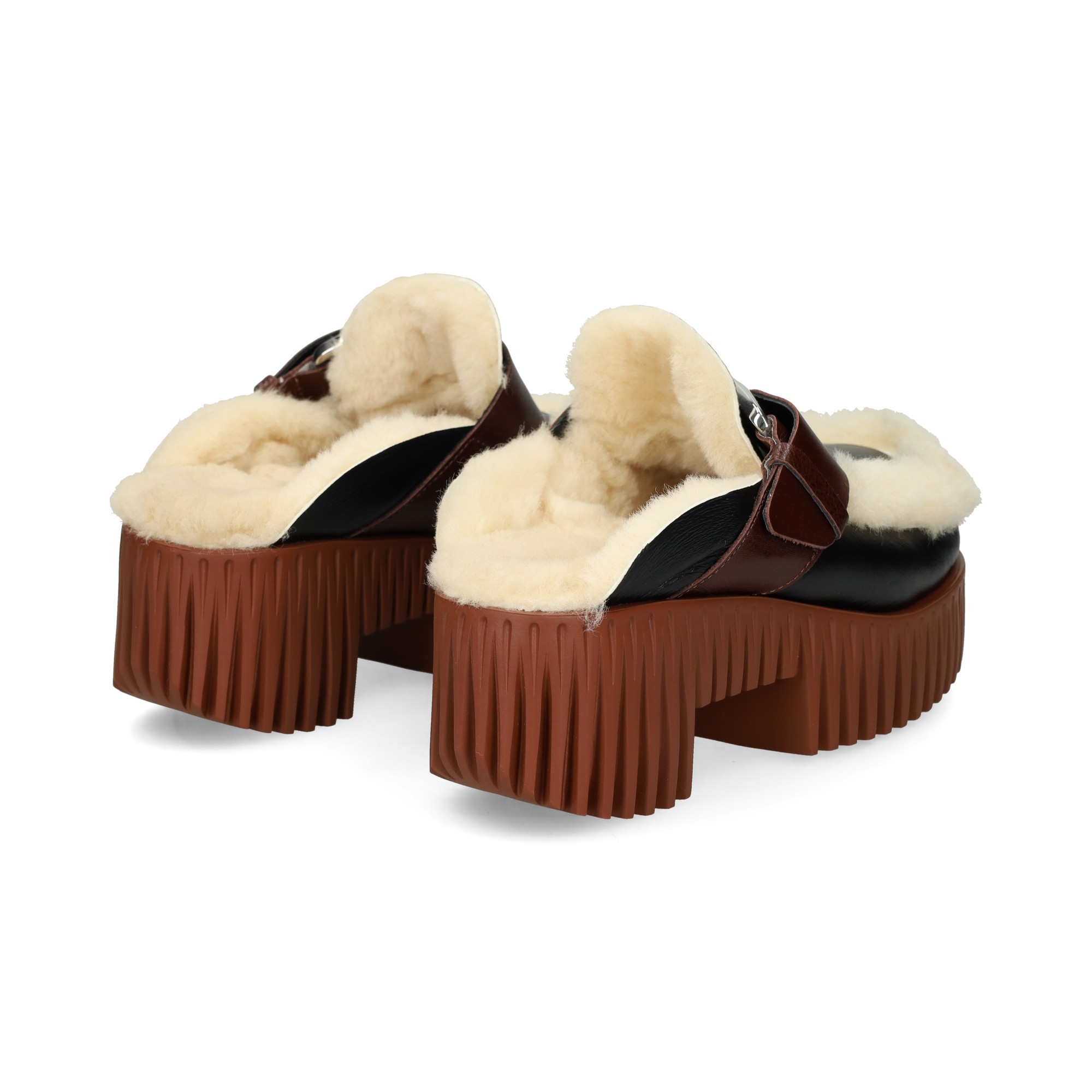 zueco-hebilla-vivo-pelo-piel-negro