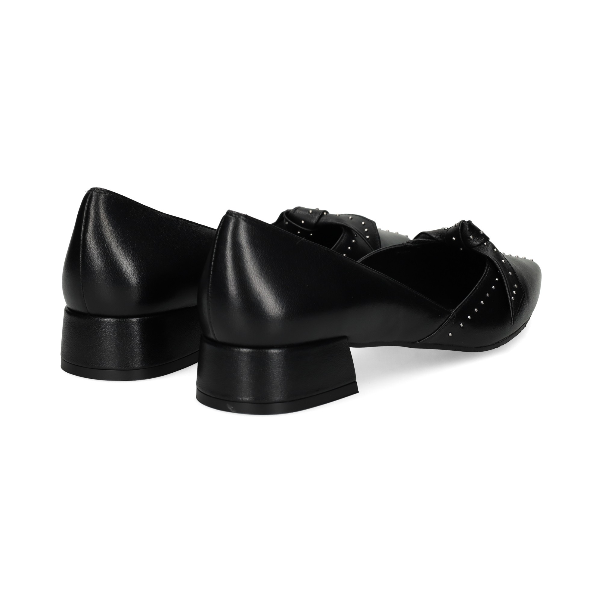 salon-nudotachas-piel-negro