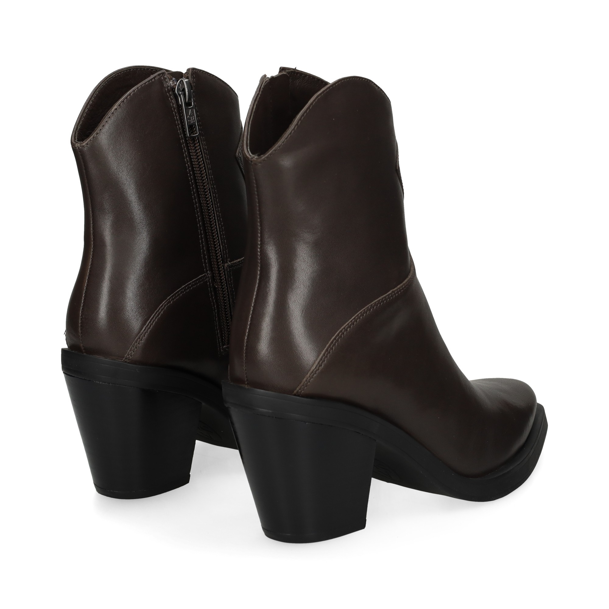 botin-cowboy-piel-moka