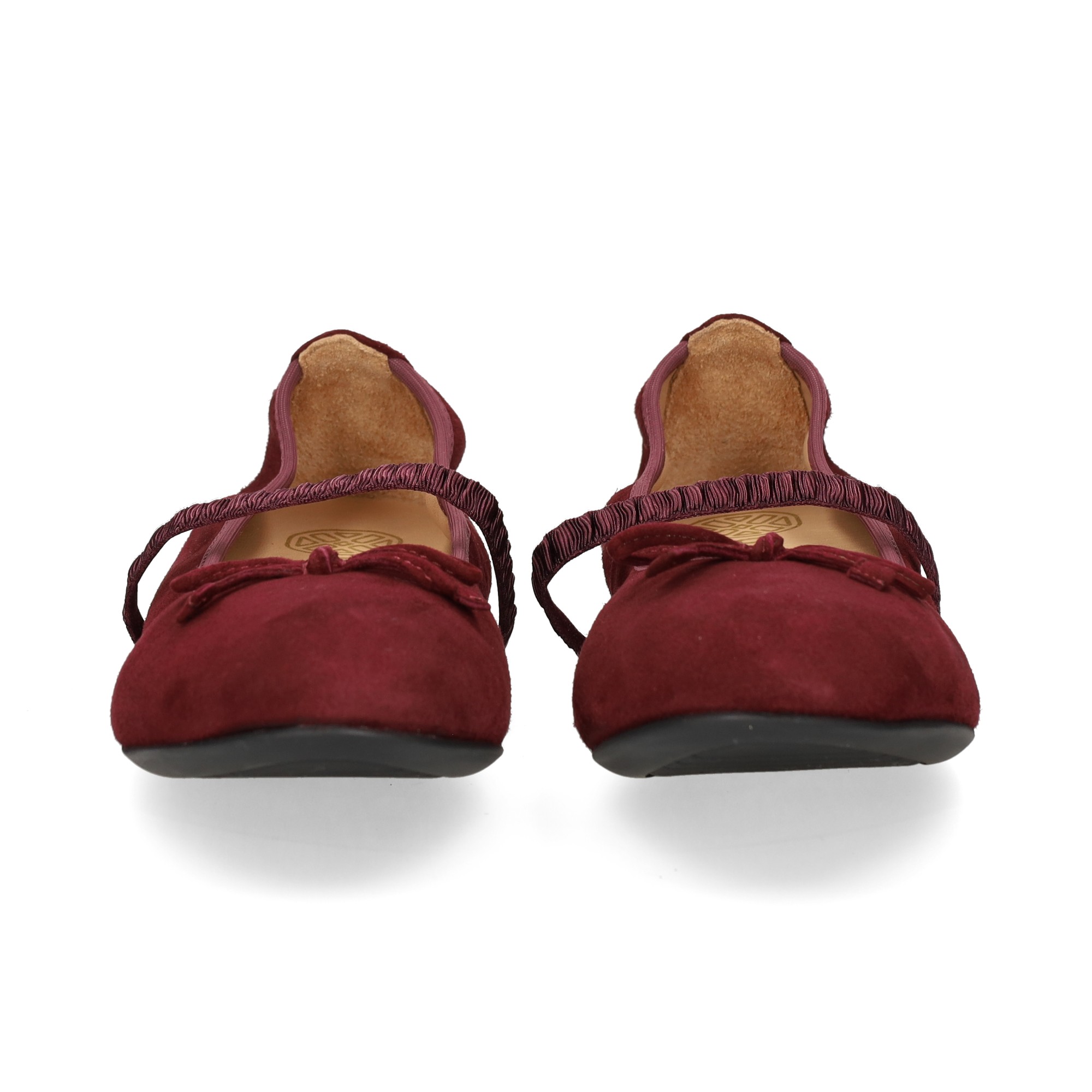 bailarina-con-elastico-ante-burdeos