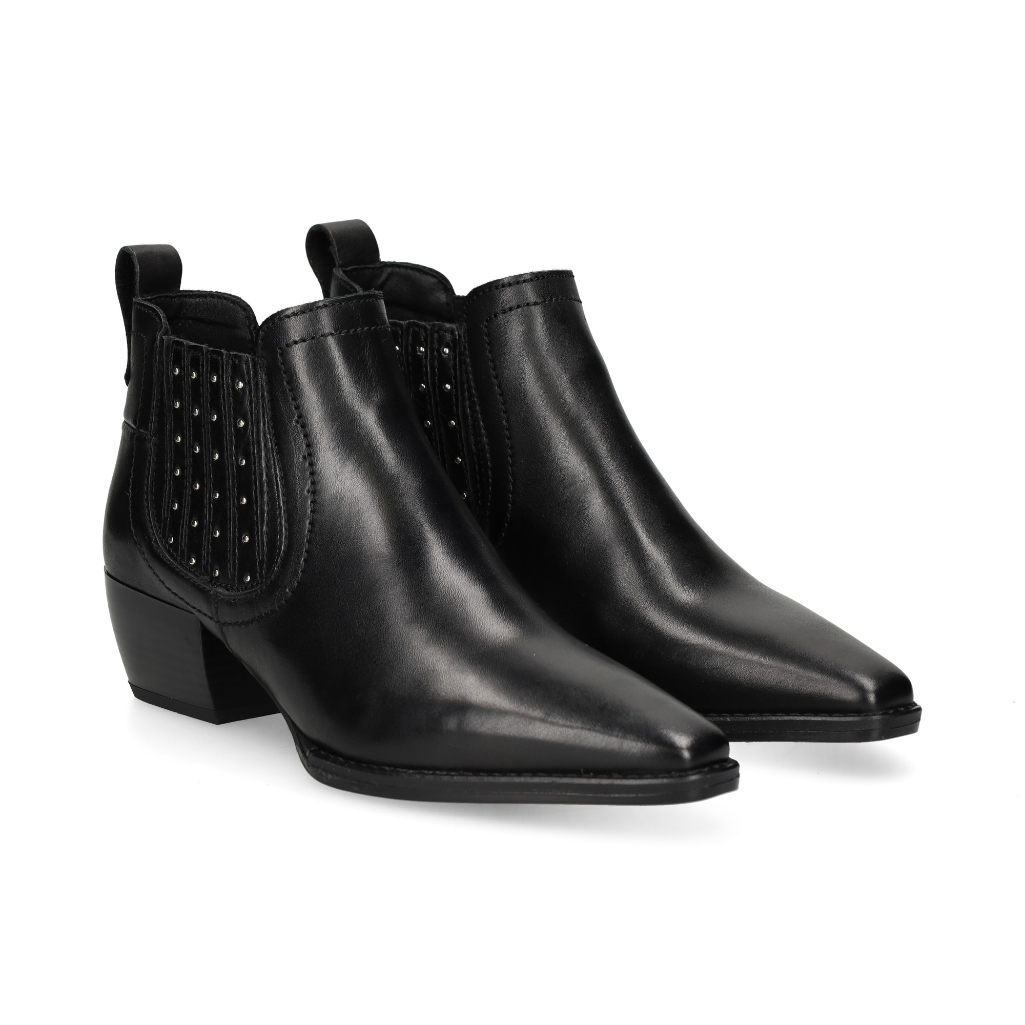 botin-tachas-en-elastico-piel-negro