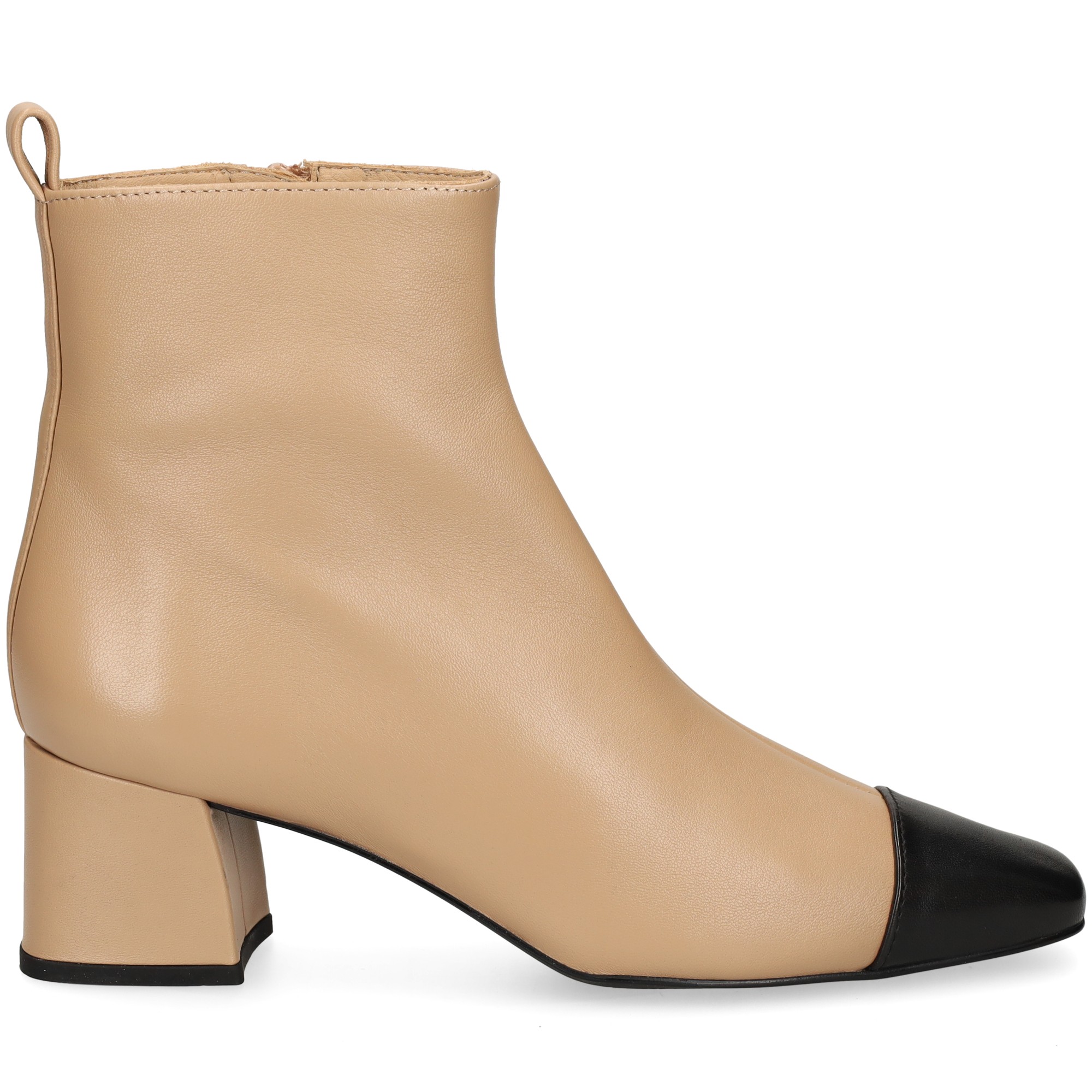 botin-punta-negro-piel-beige