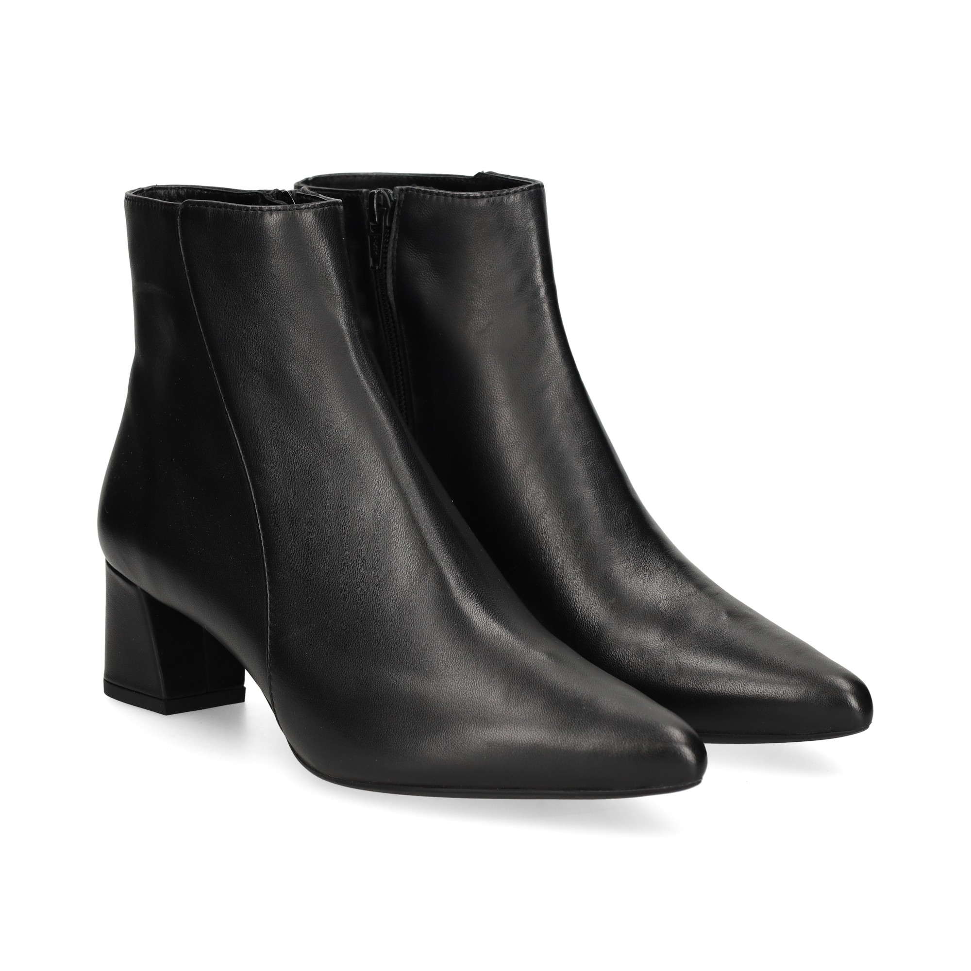 botin-corte-lado-piel-negro