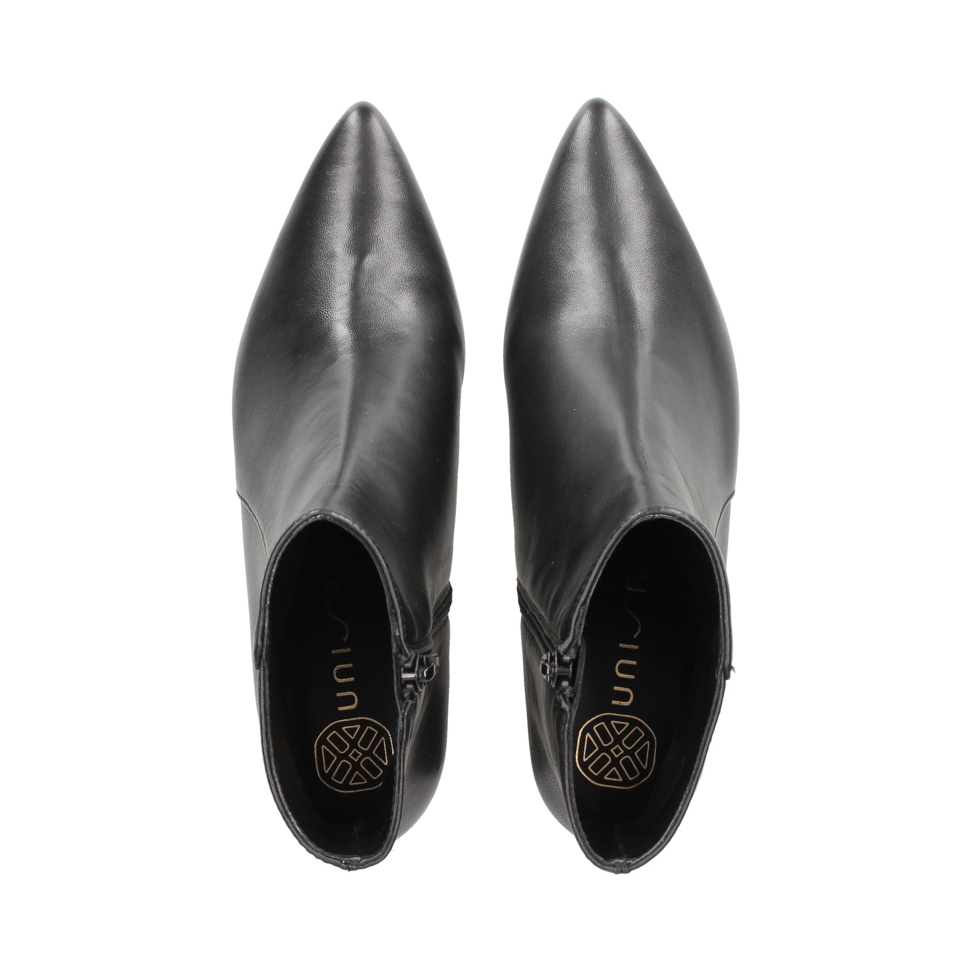 botin-corte-lado-piel-negro