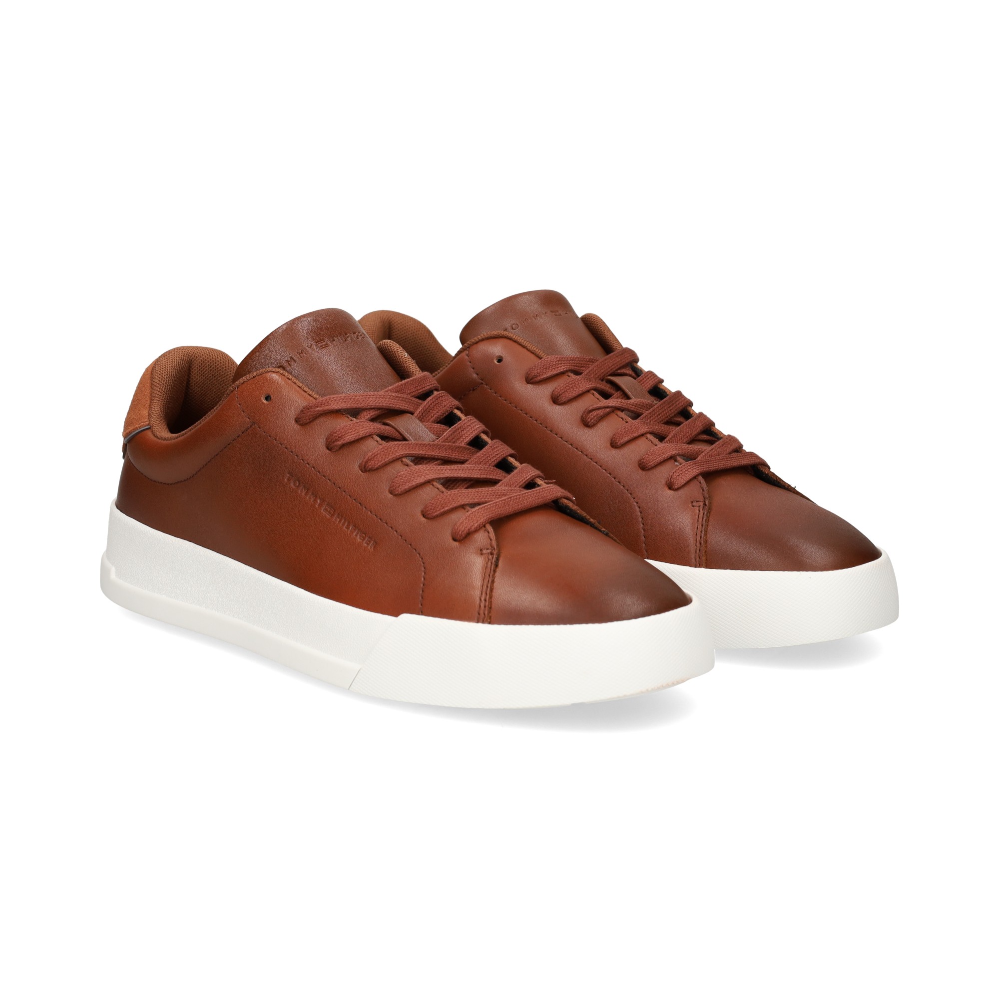 talon-ante-deportivo-piel-cuero