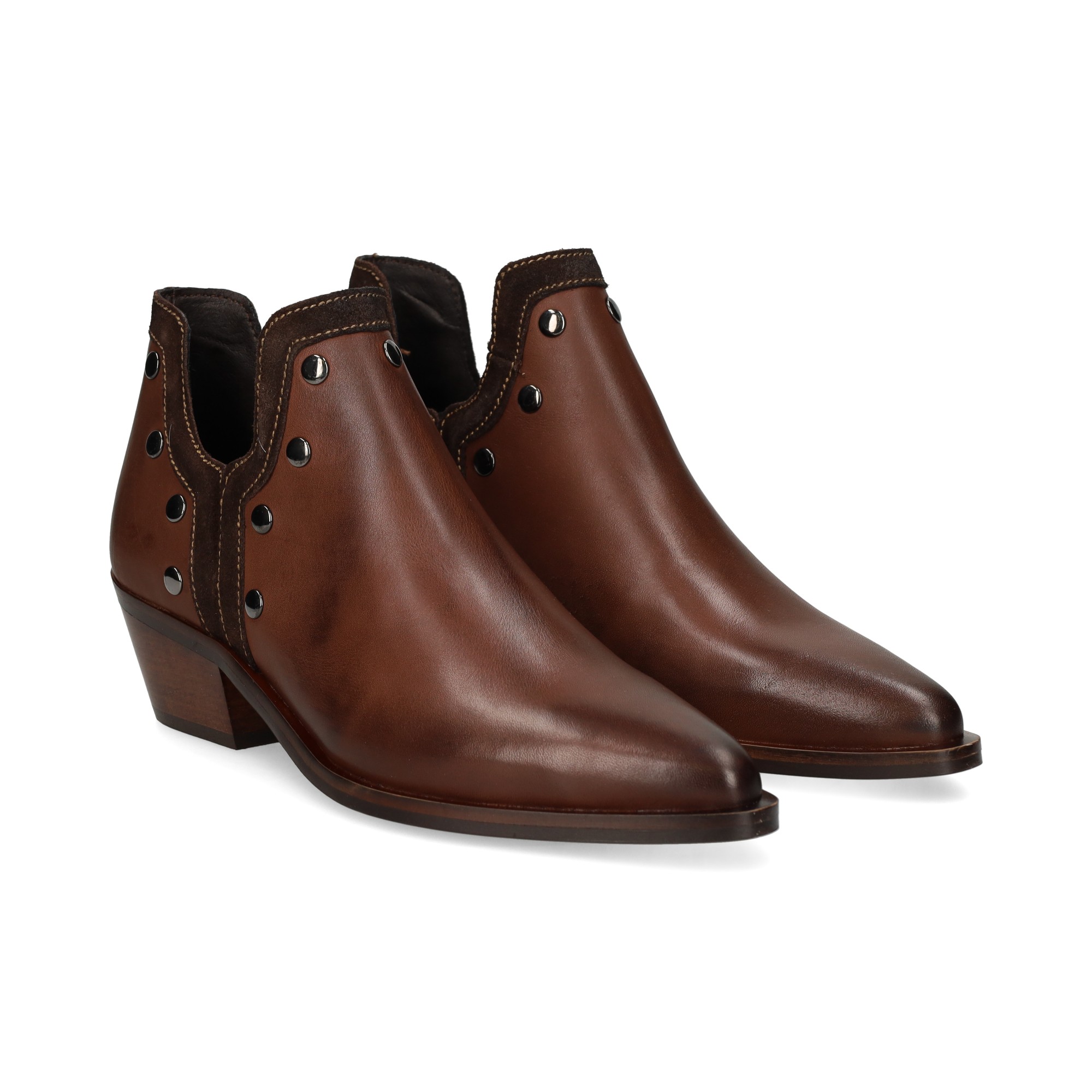 botin-tachas-pielante-moka