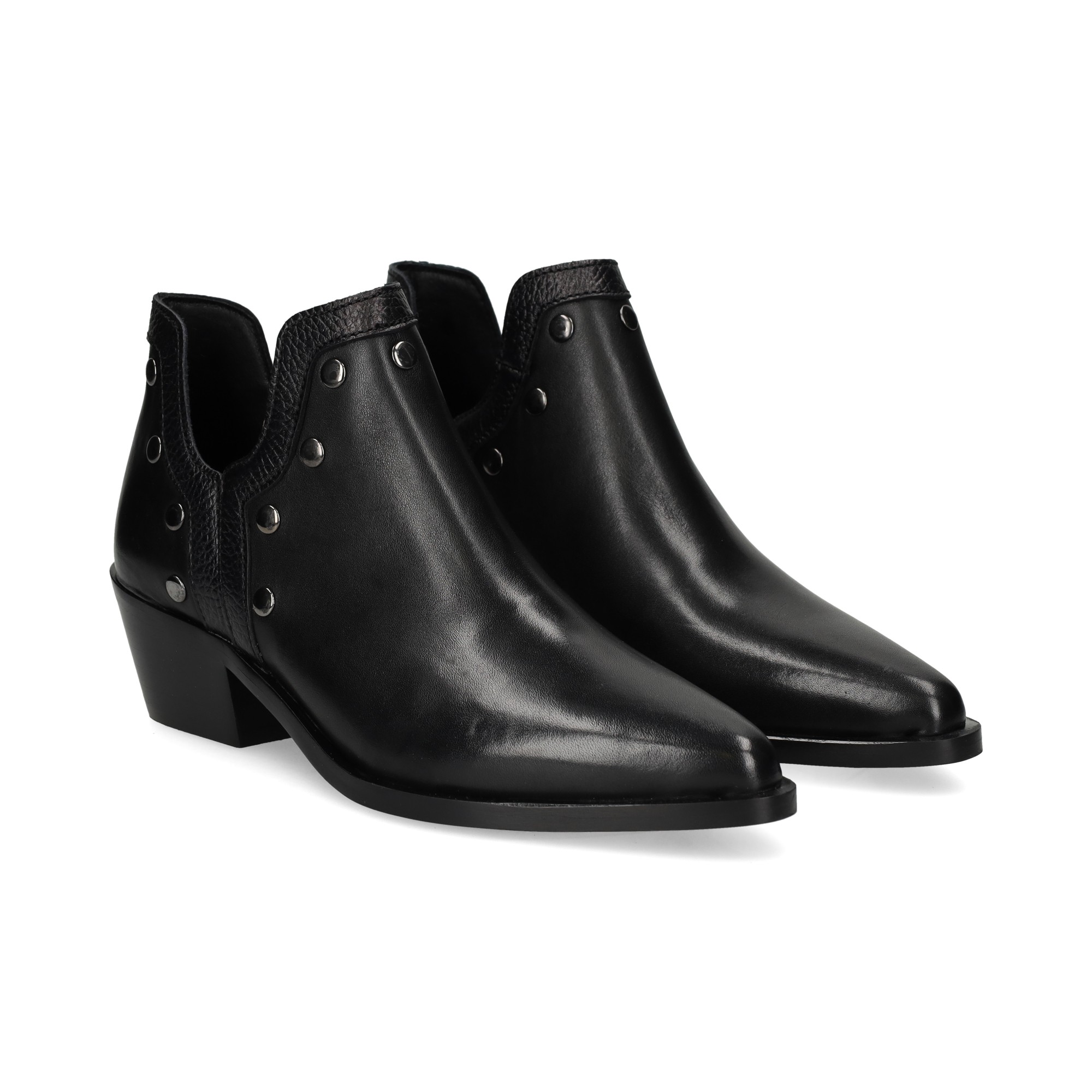 botin-tachas-piel-negro