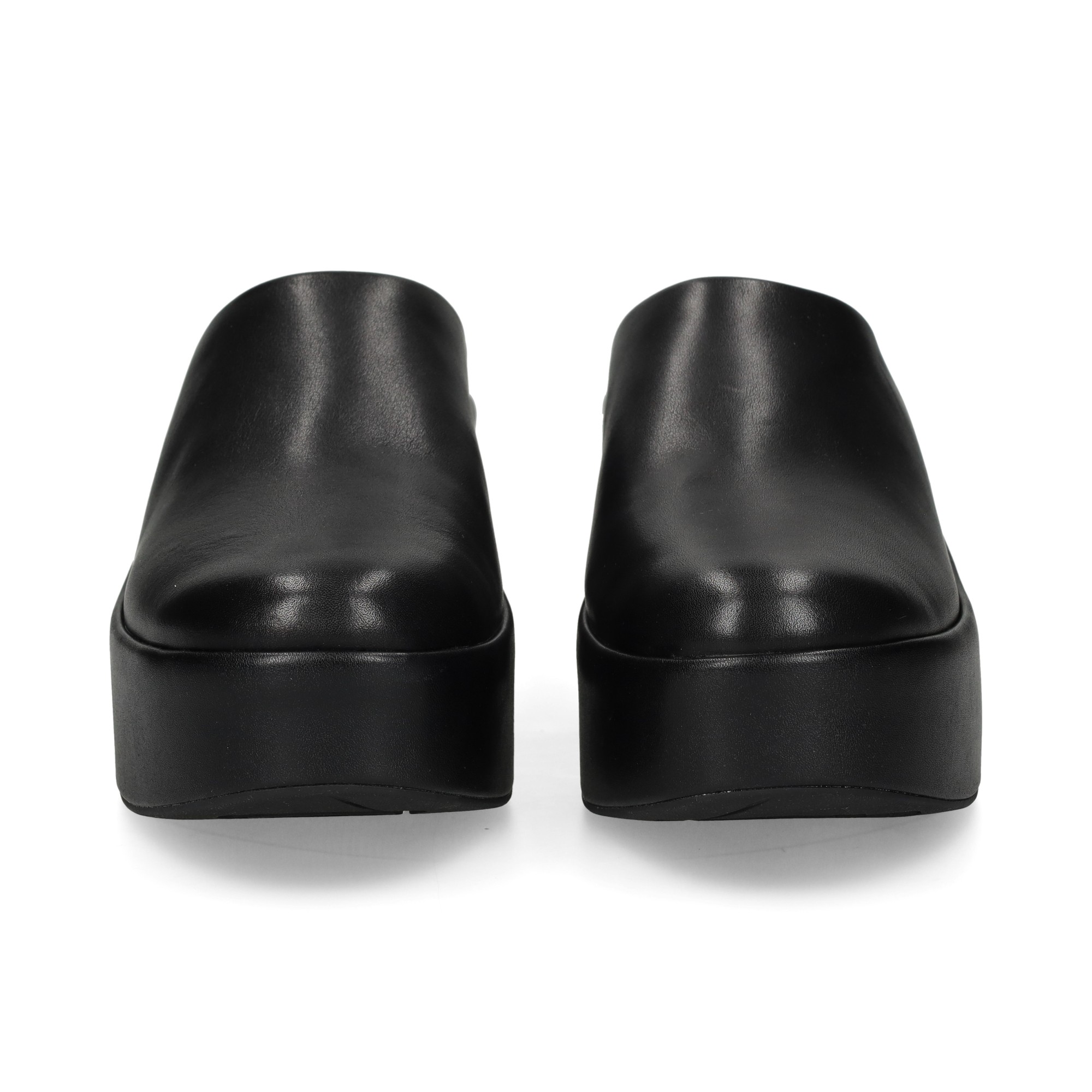 zueco-plataforma-piel-negro