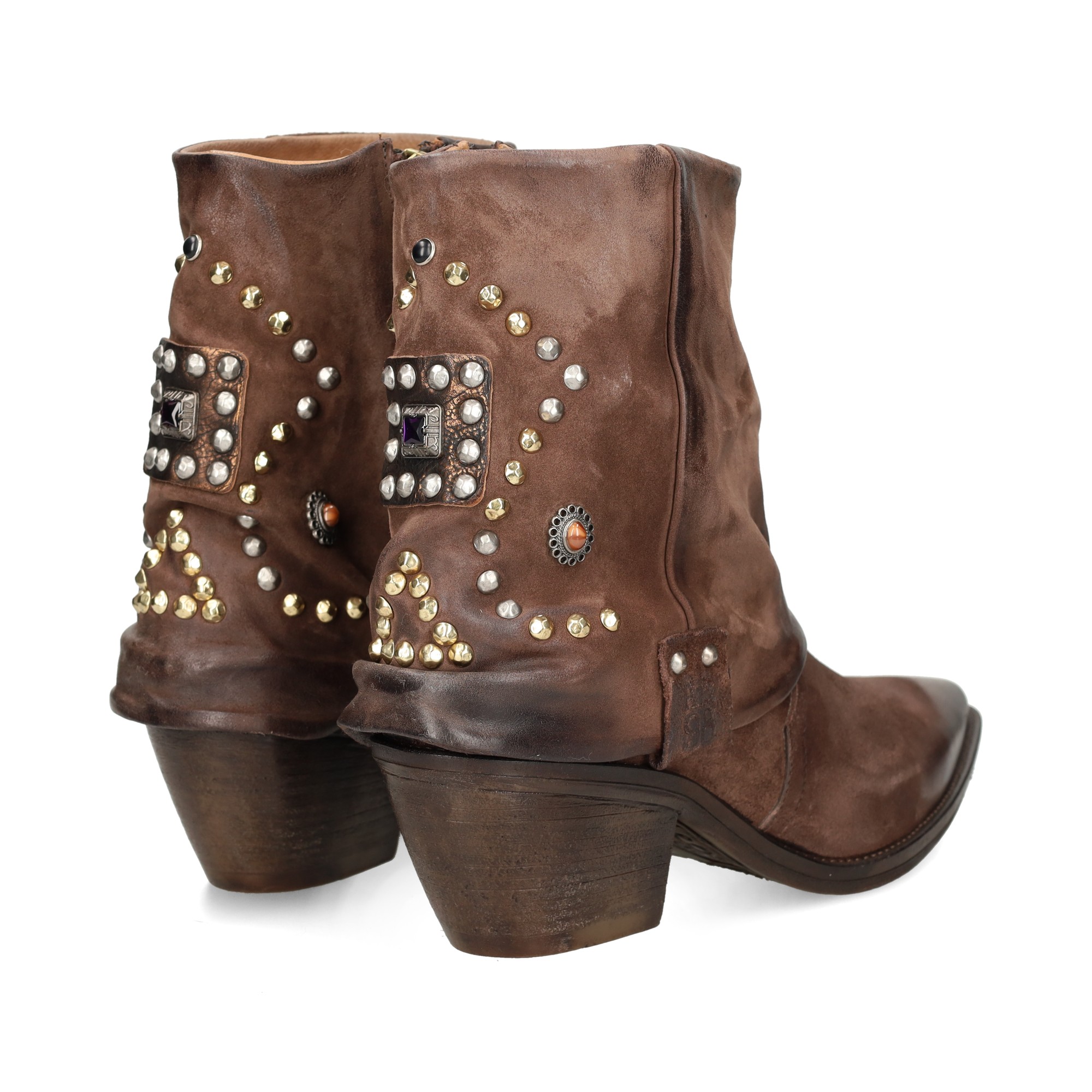botin-cowboy-tachas-serraje-moka