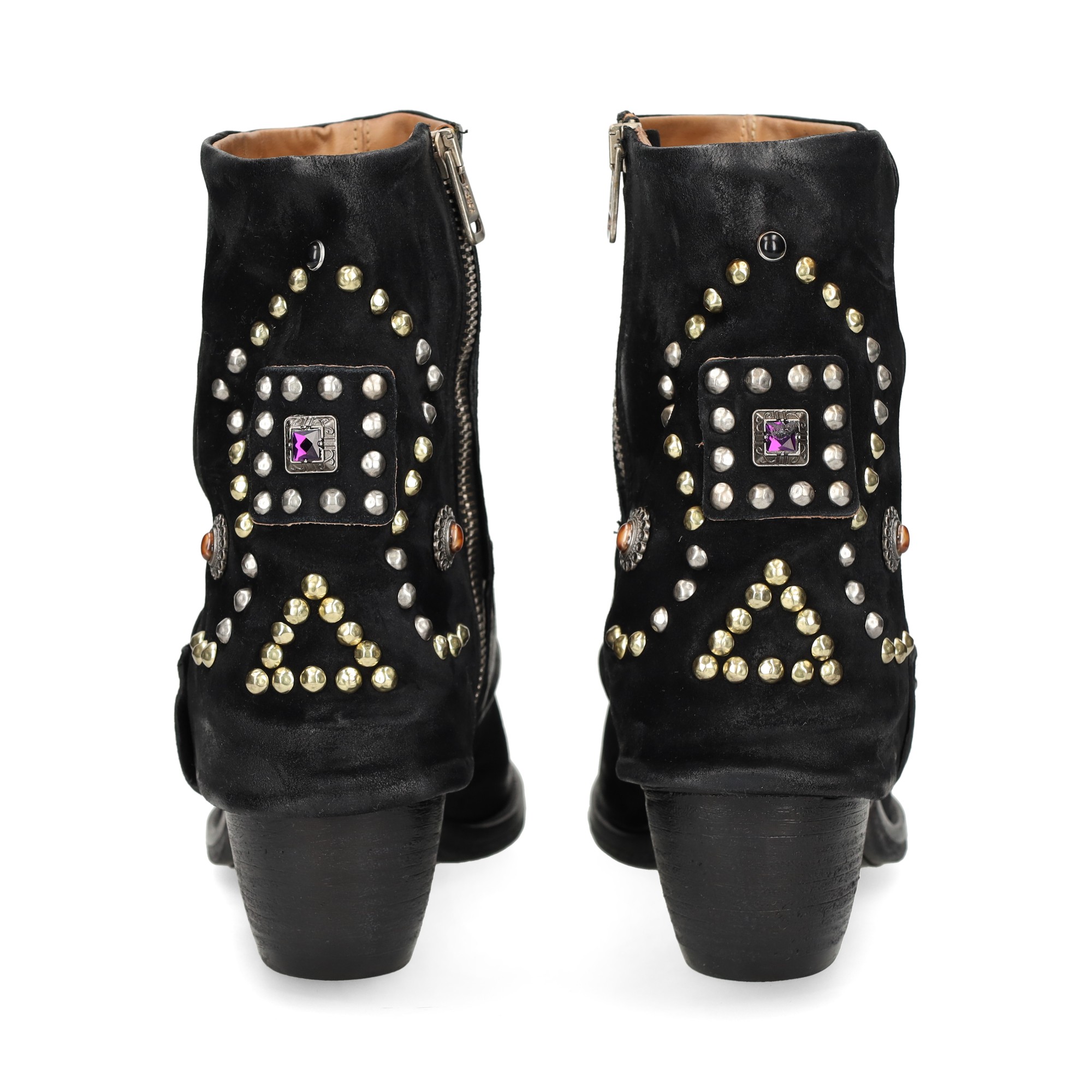 botin-cawboy-tachas-piel-negro
