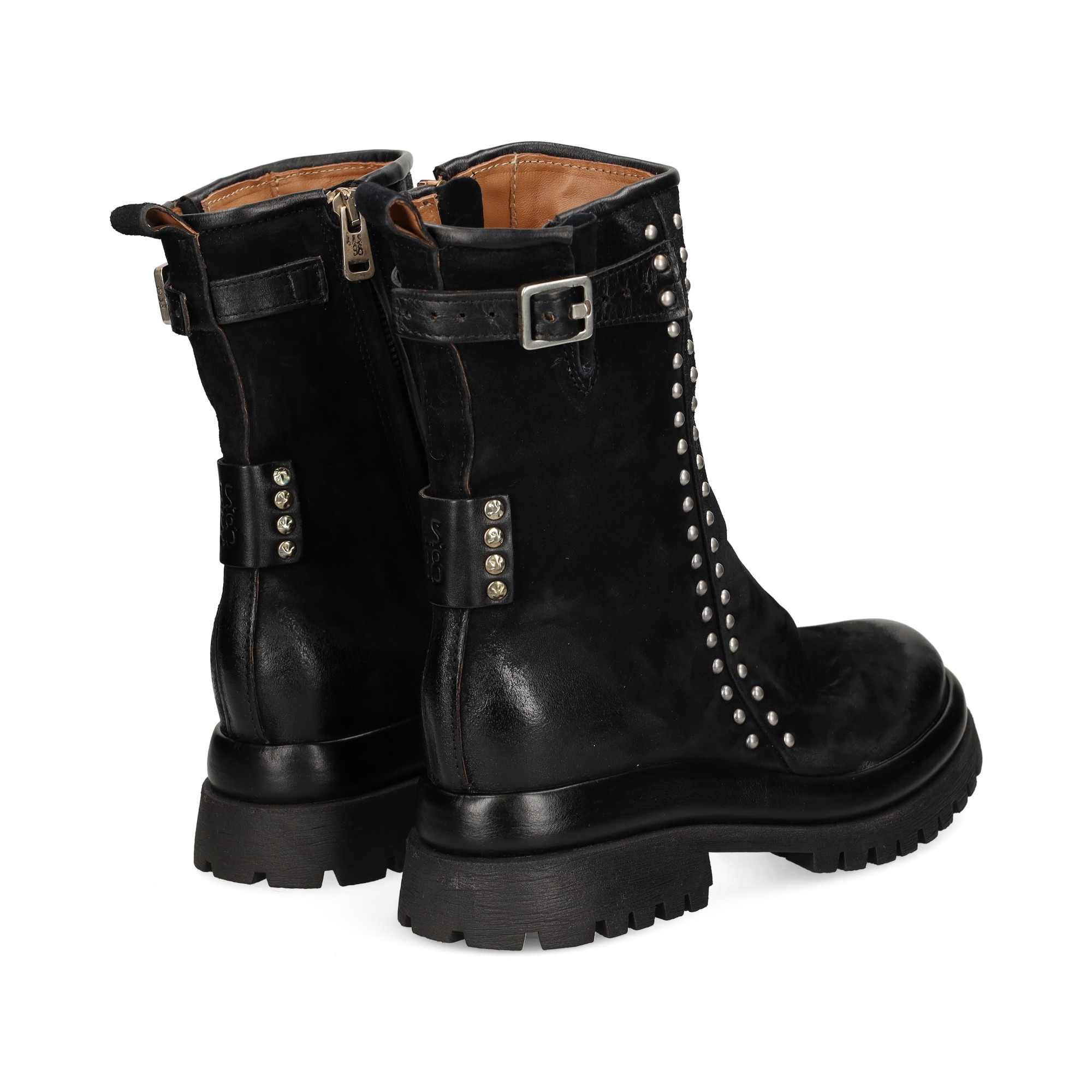 botin-tachas-lado-negro
