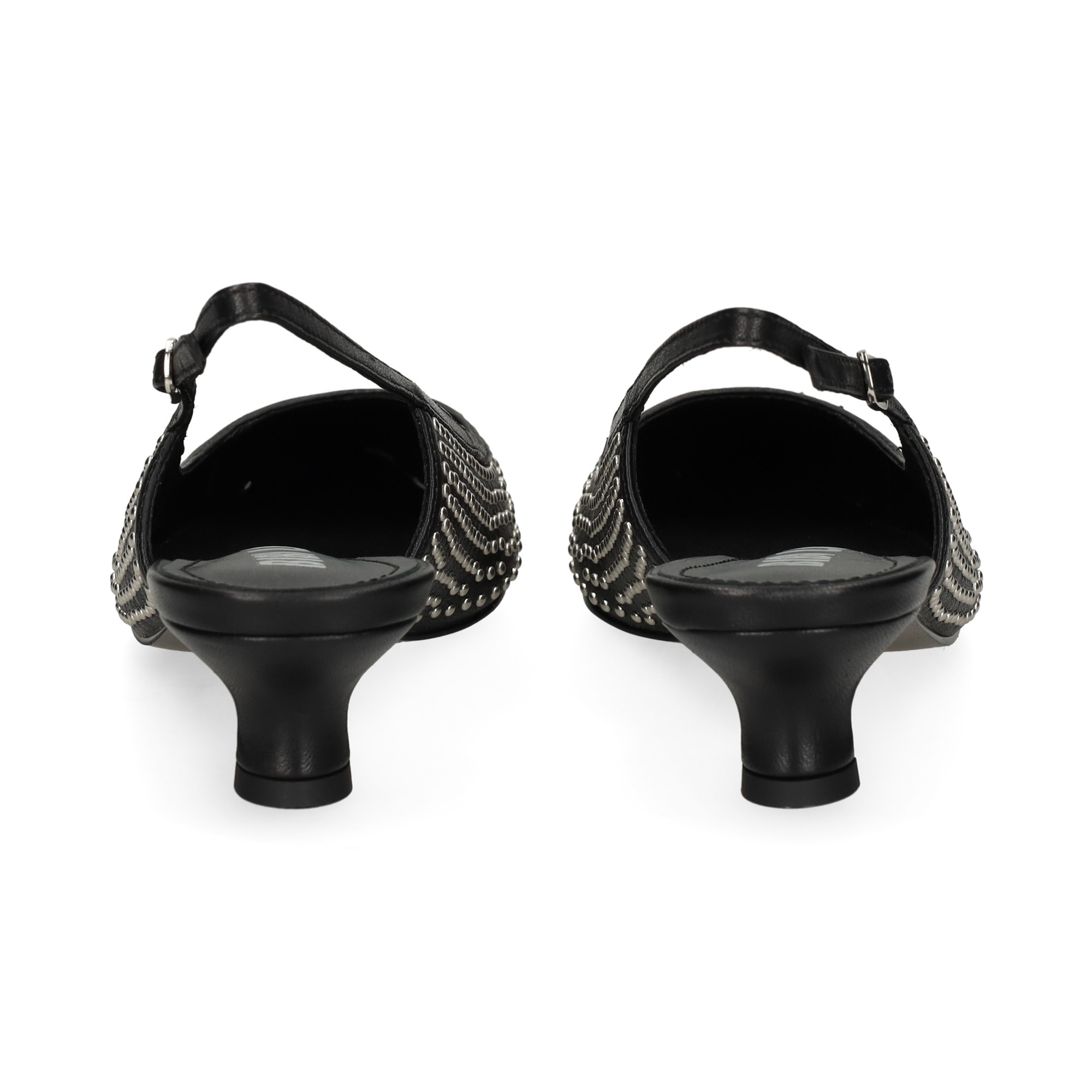 sin-talon-tachas-negro