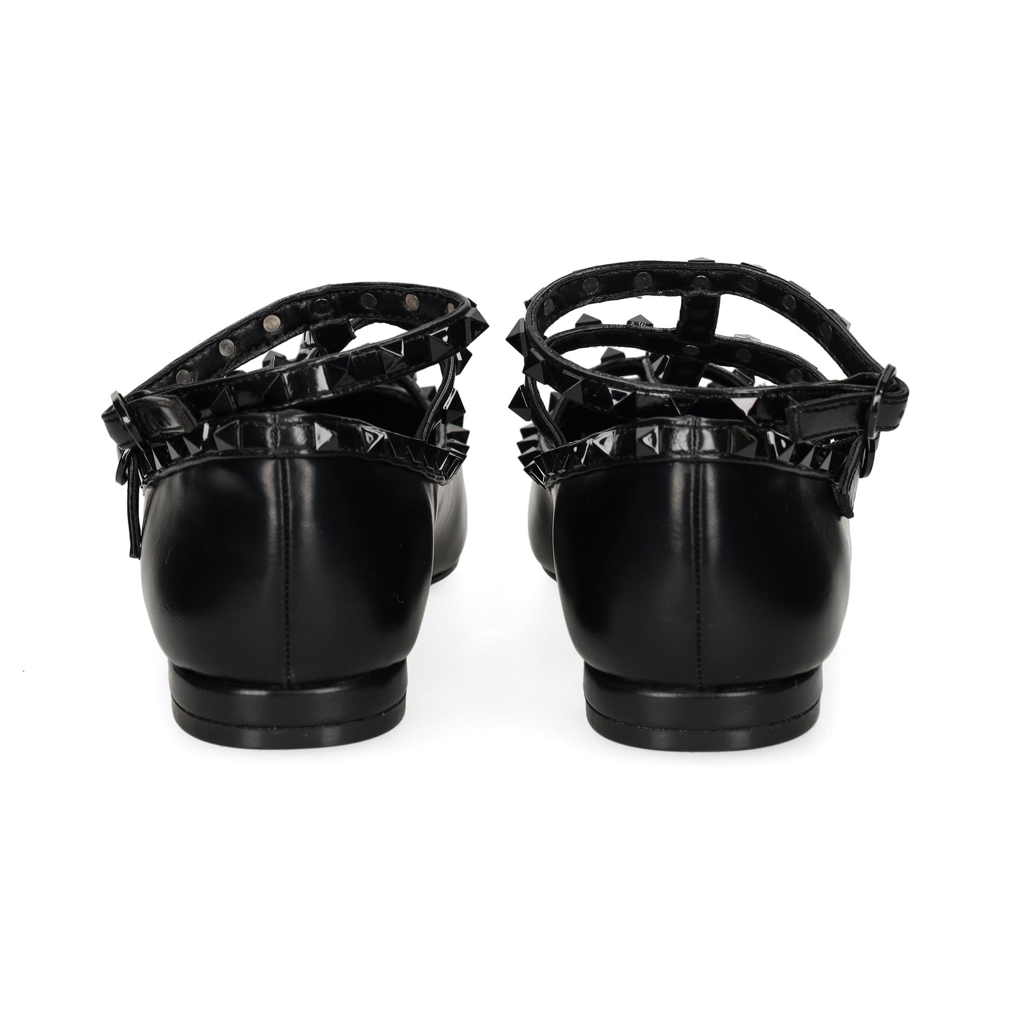 bailarina-gilda-y-tachas-piel-negro