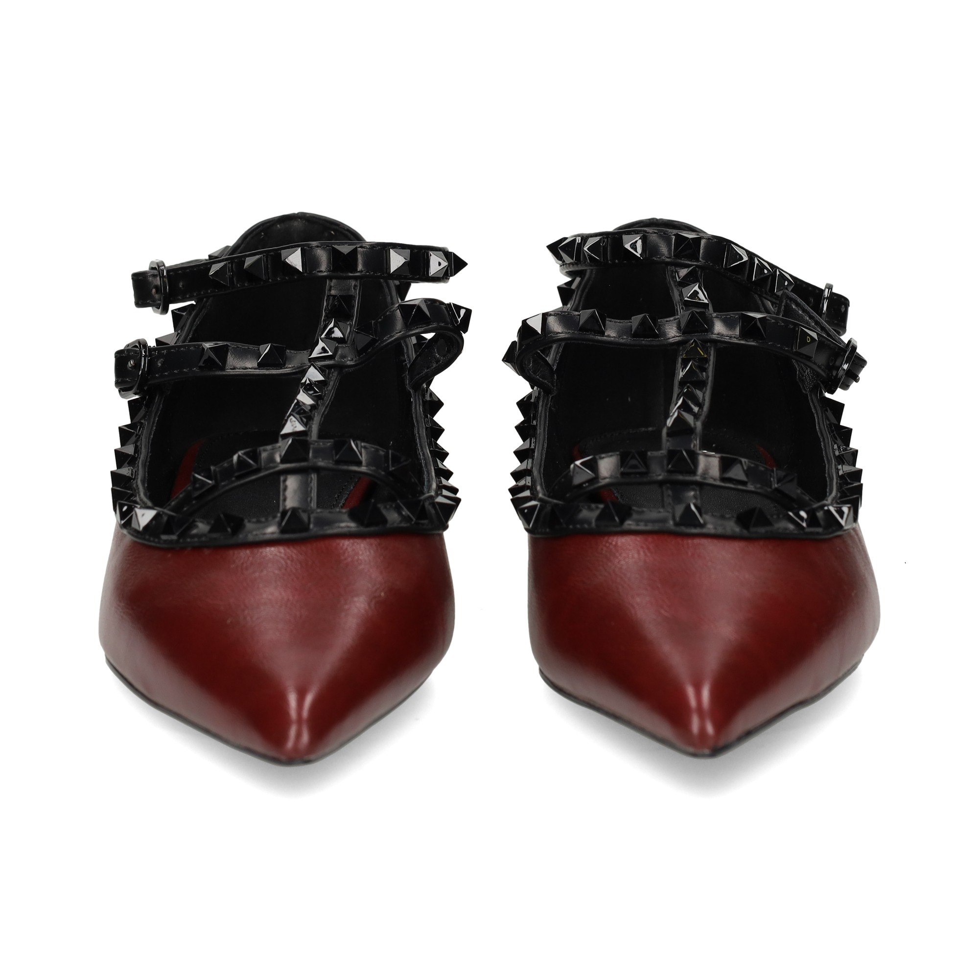 bailarina-gilda-y-tachas-piel-burdeos