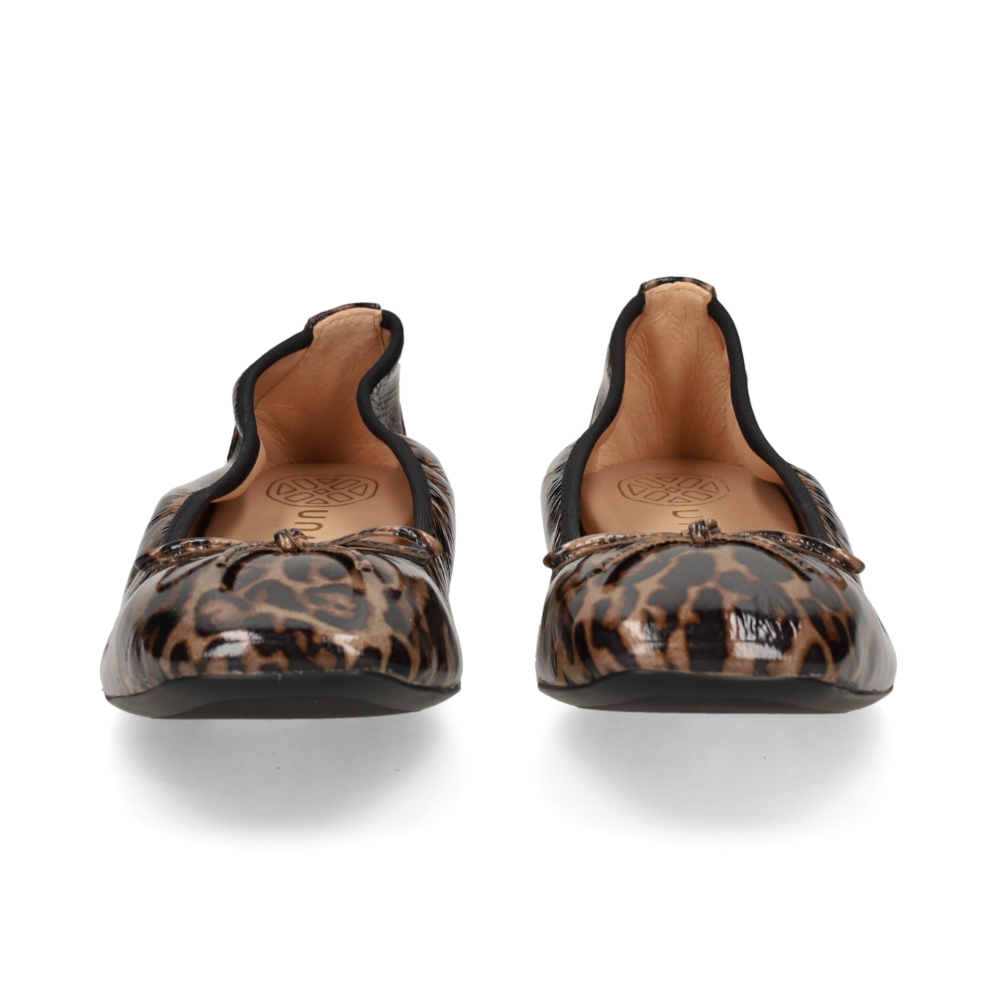 bailarina-lazo-charol-leopardo-cuero