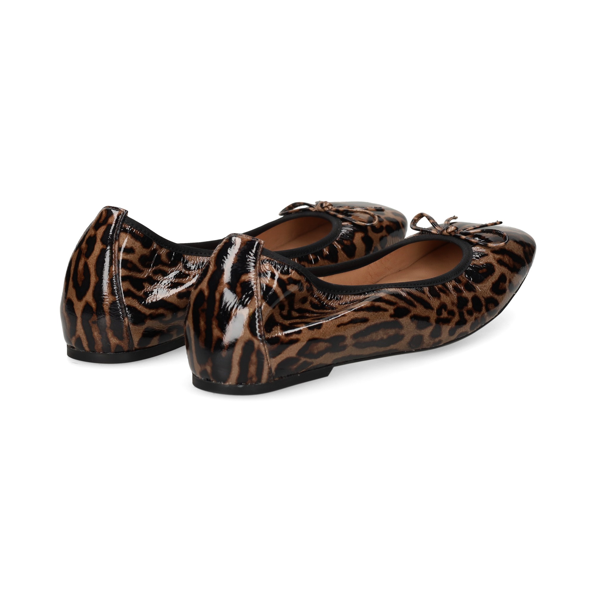 bailarina-lazo-charol-leopardo-cuero