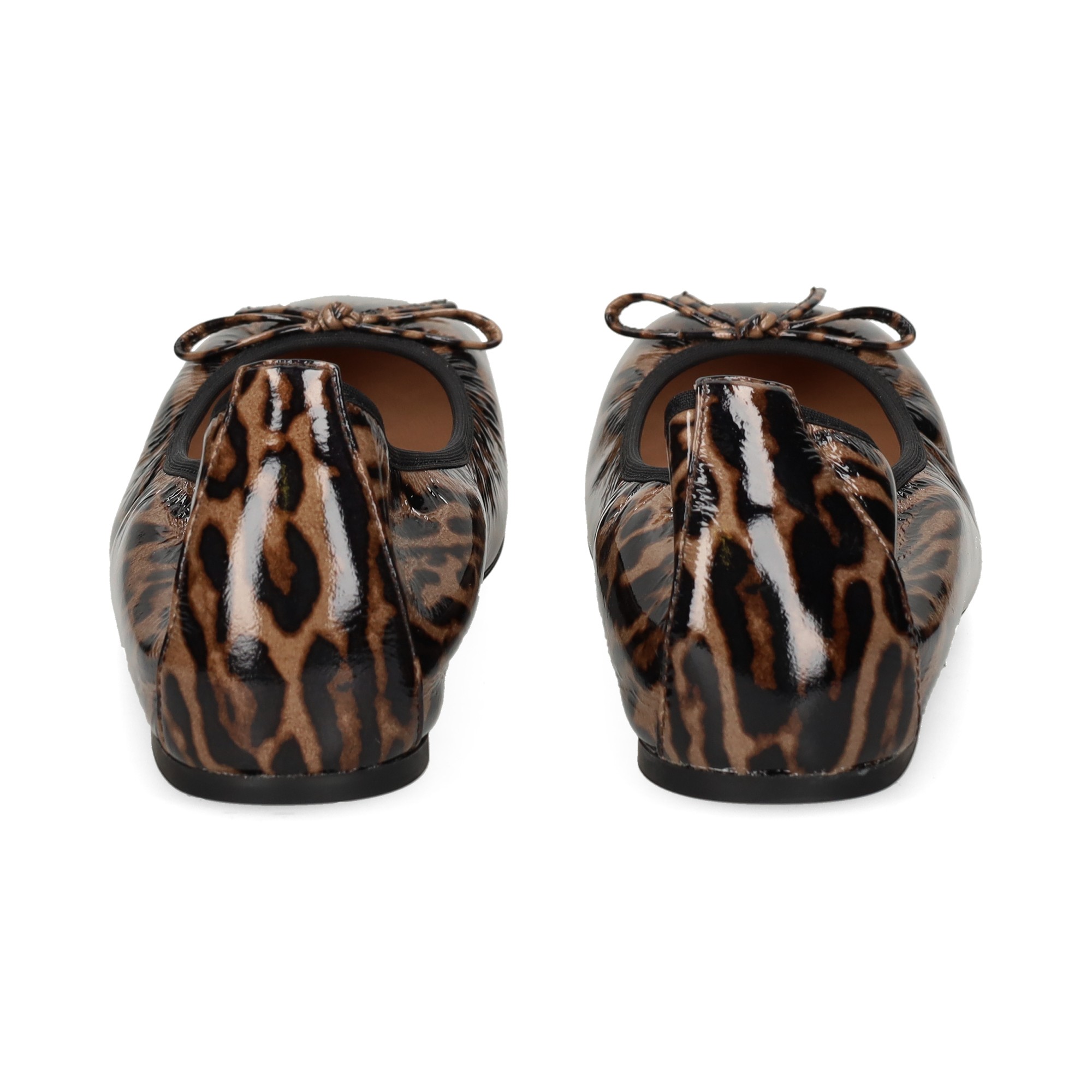 bailarina-lazo-charol-leopardo-cuero