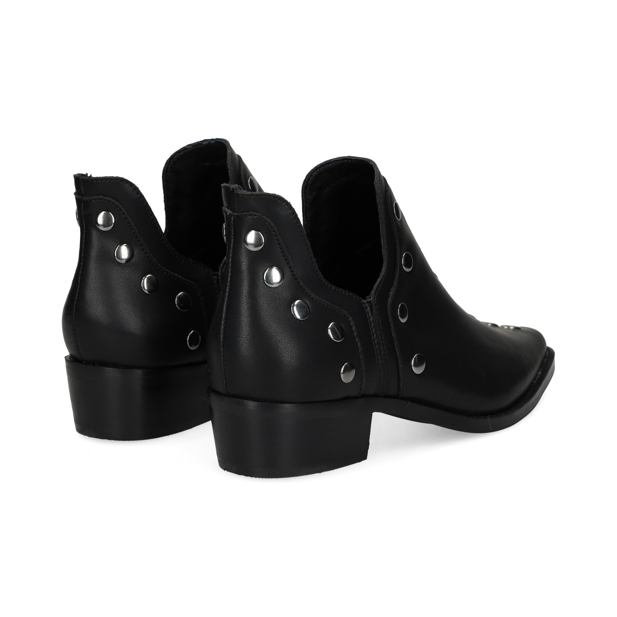 botin-tachas-piel-negro