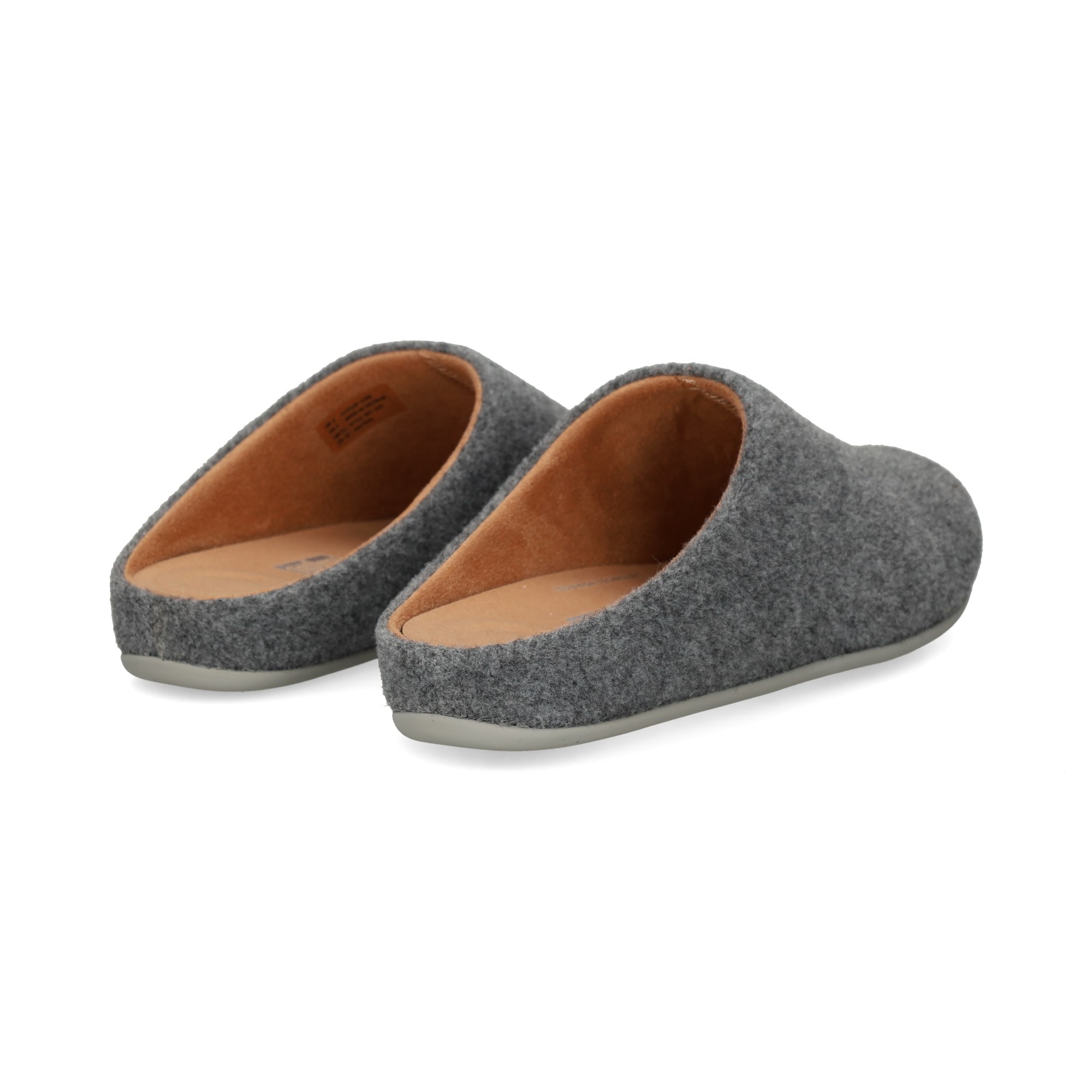 zapatilla-de-casa-gris