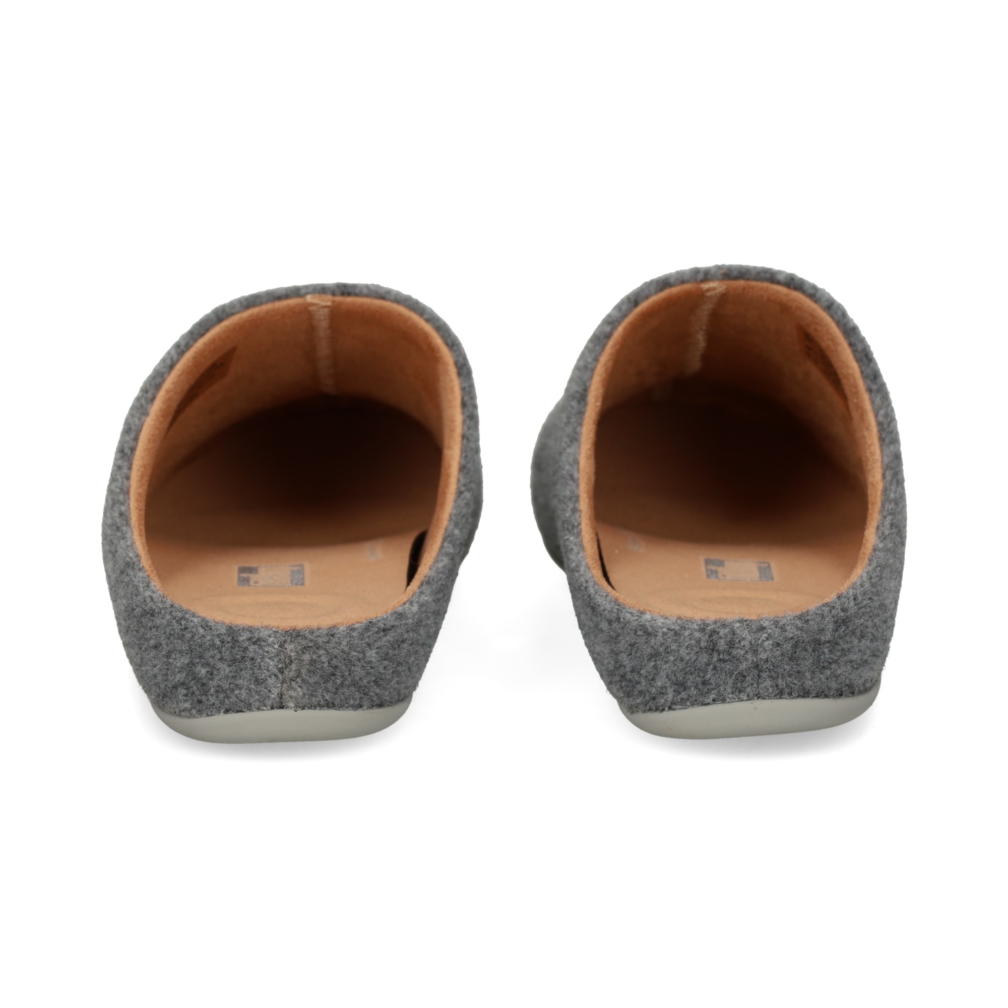 zapatilla-de-casa-gris