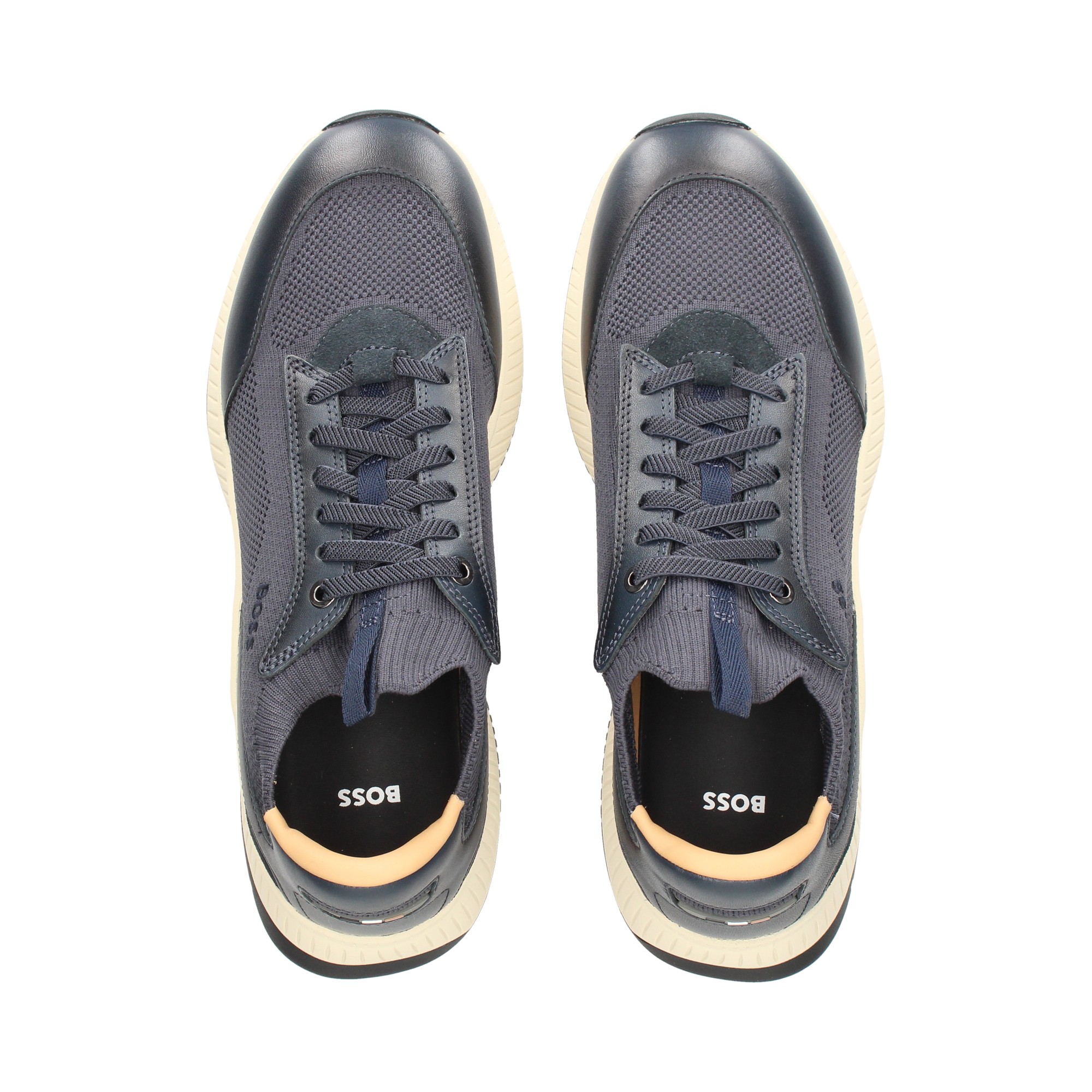 goma-blanca-deportivo-calcetin-azul