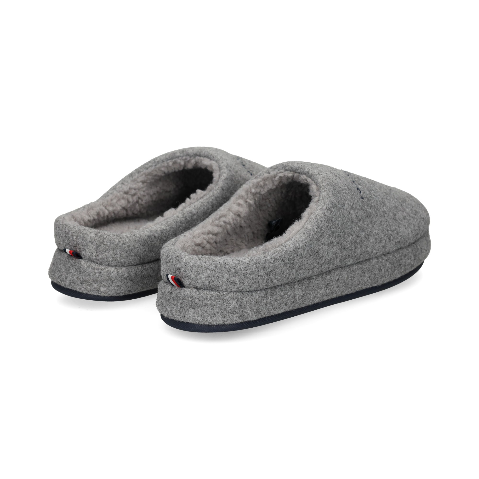 zapatilla-de-casa-felpa-gris