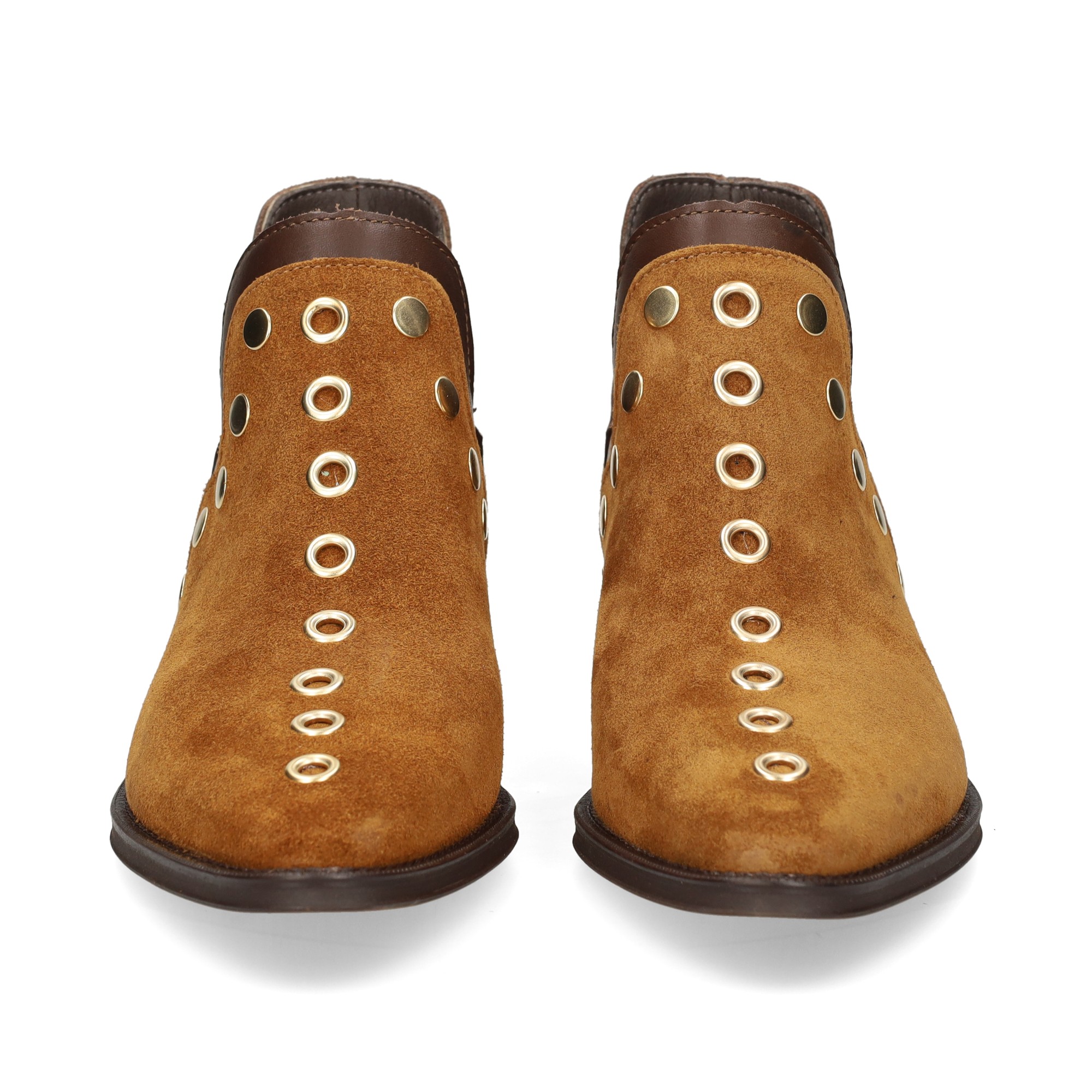 botin-corto-tachas-ante-cuero