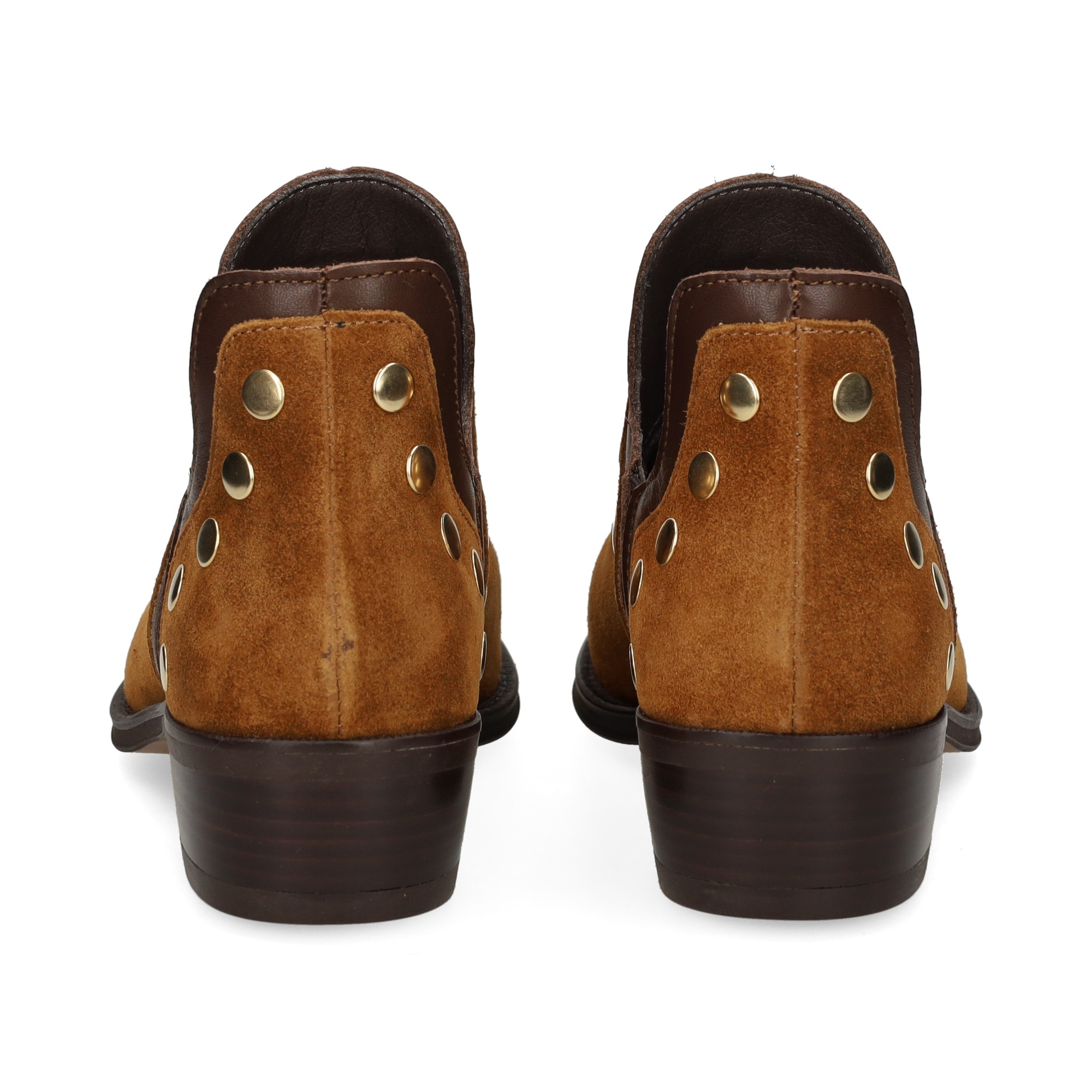 botin-corto-tachas-ante-cuero