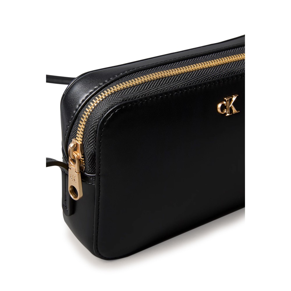 Calvin Klein Jeans Bolso cruzado con herraje con logo monograma – imagen 2