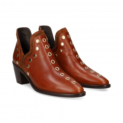 botin-tachas-piel-cuero
