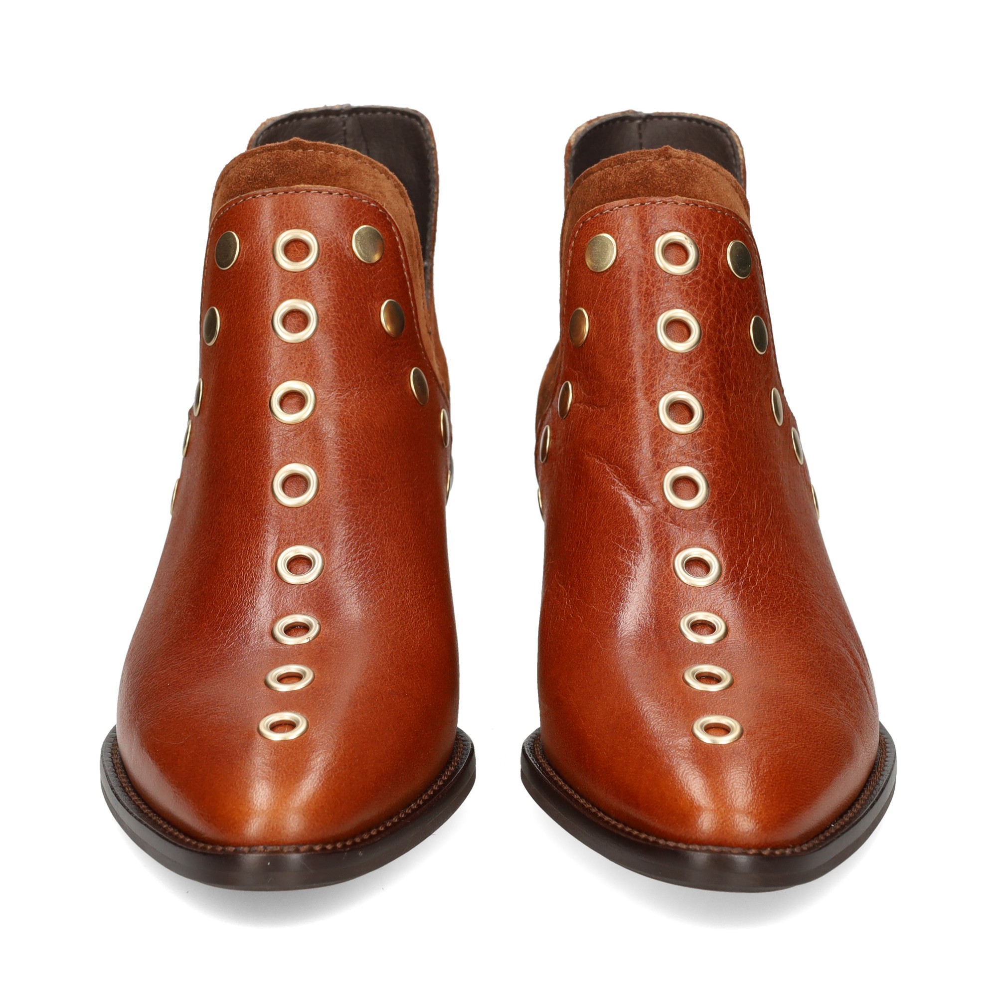 botin-tachas-piel-cuero