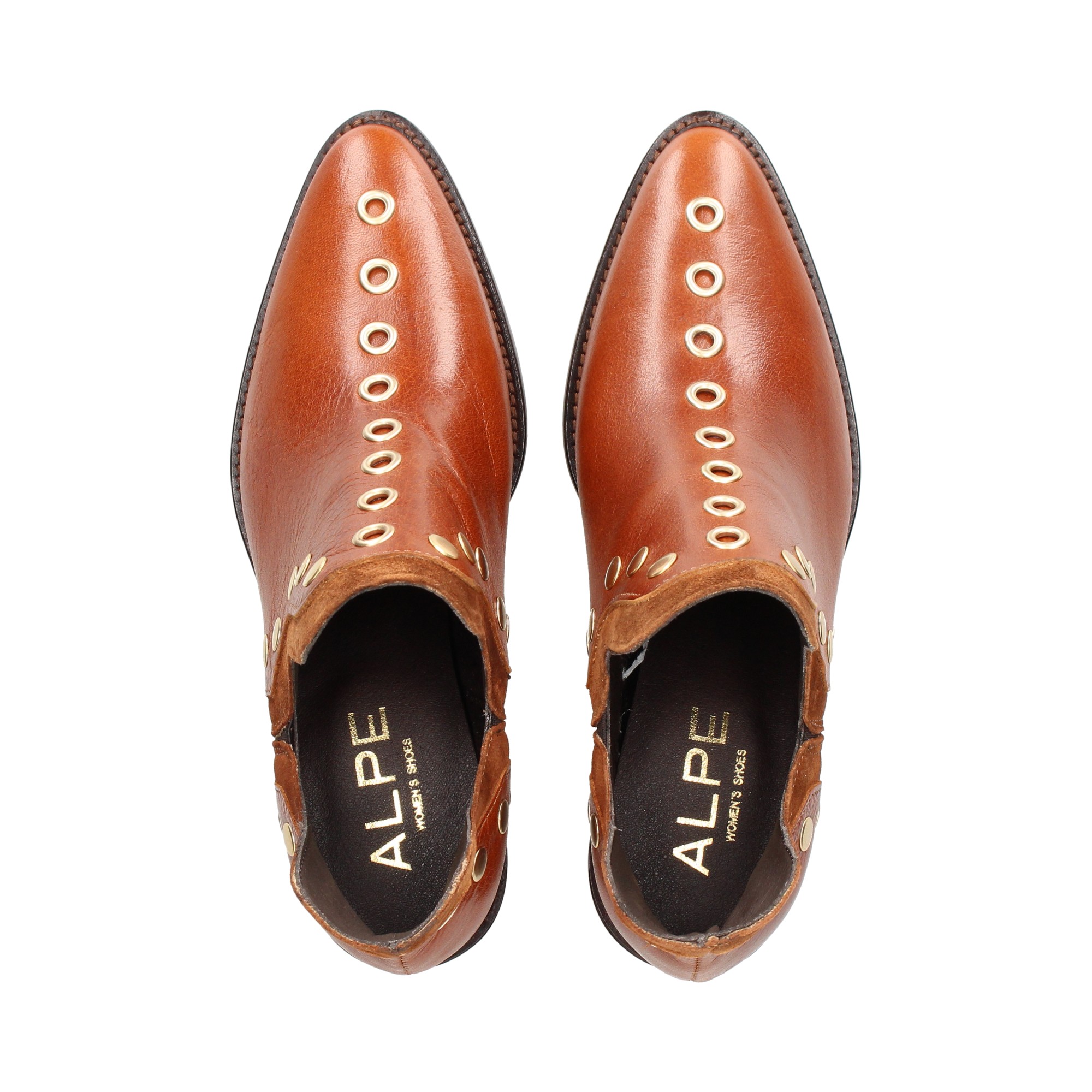 botin-tachas-piel-cuero