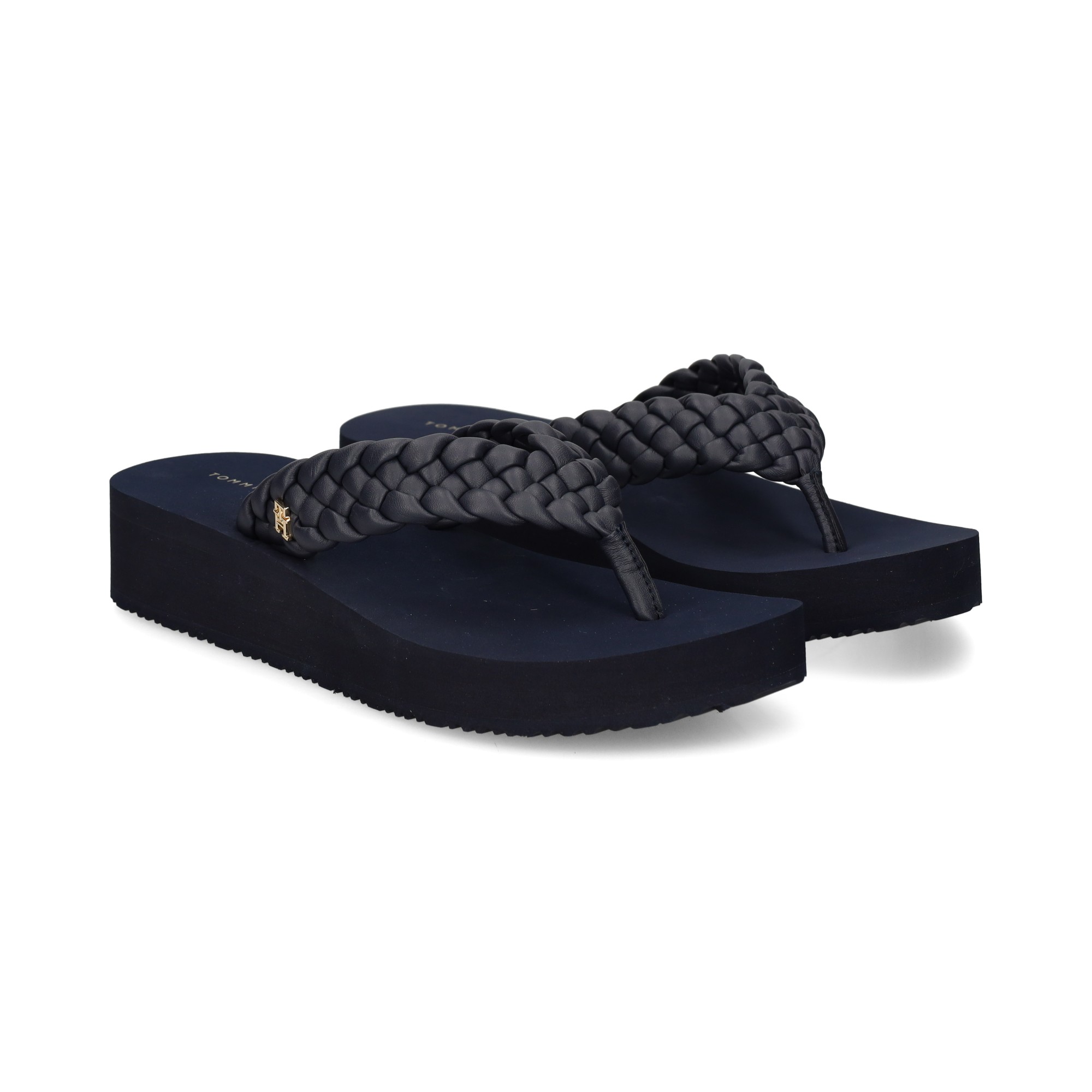 flip-flop-trenzada-y-cuna-azul