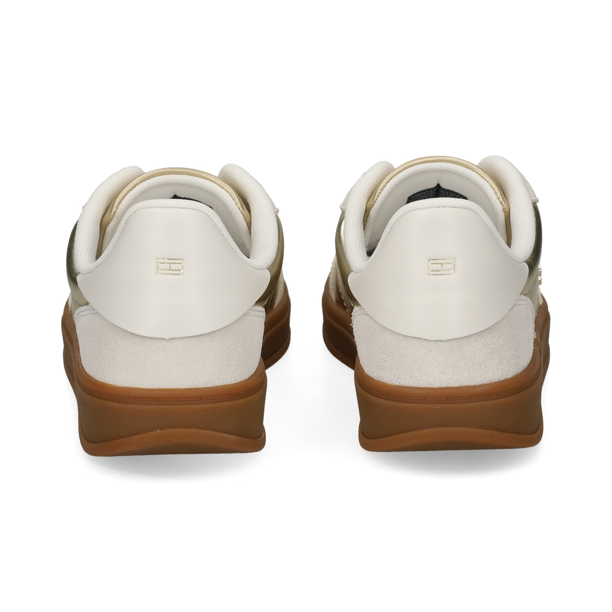 apliques-blanco-deportivo-oro