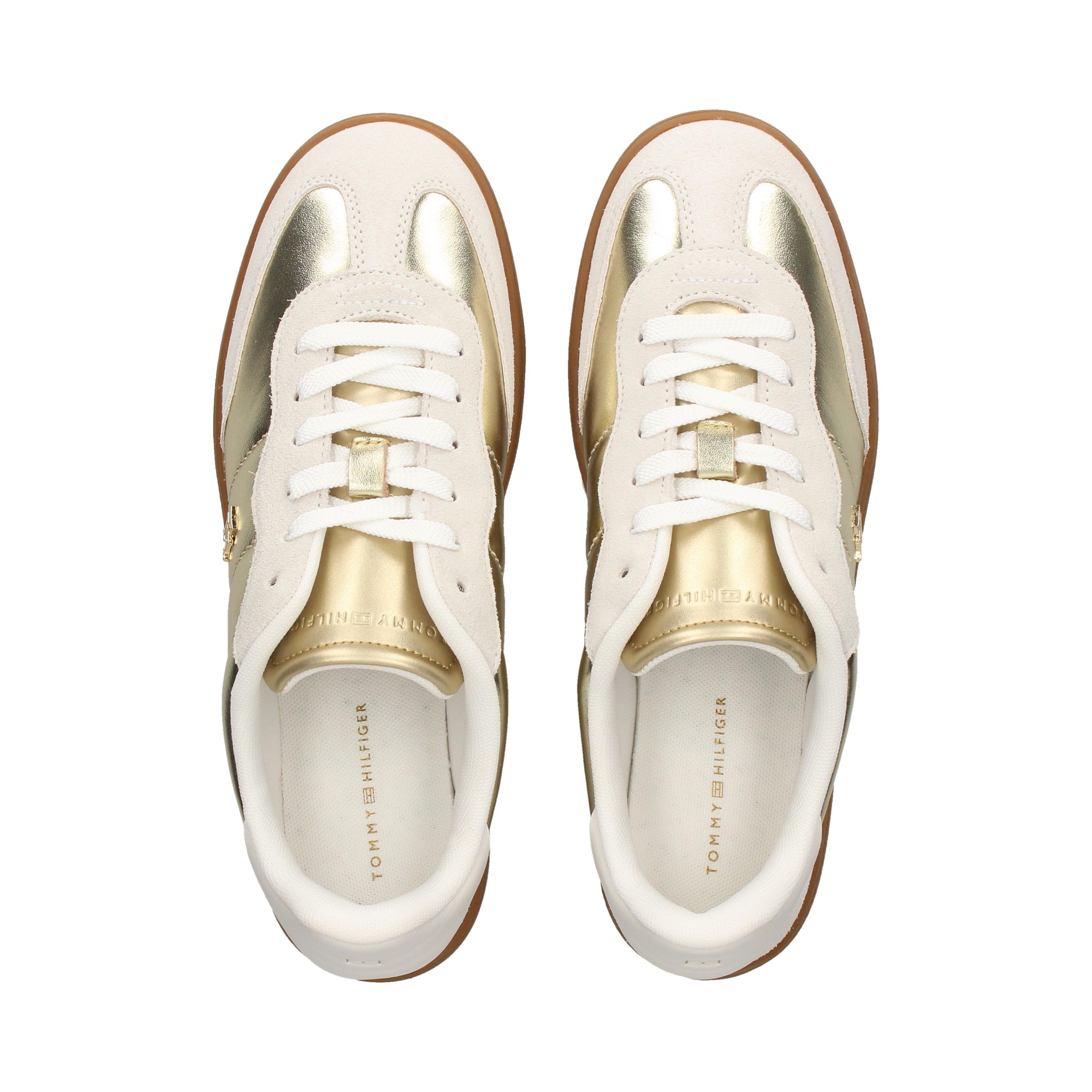 apliques-blanco-deportivo-oro