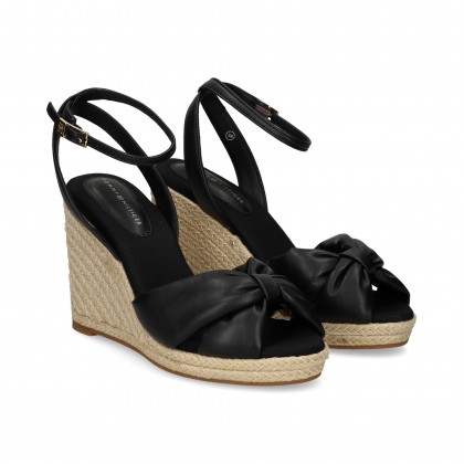 sandalia-cunanudo-piel-negro